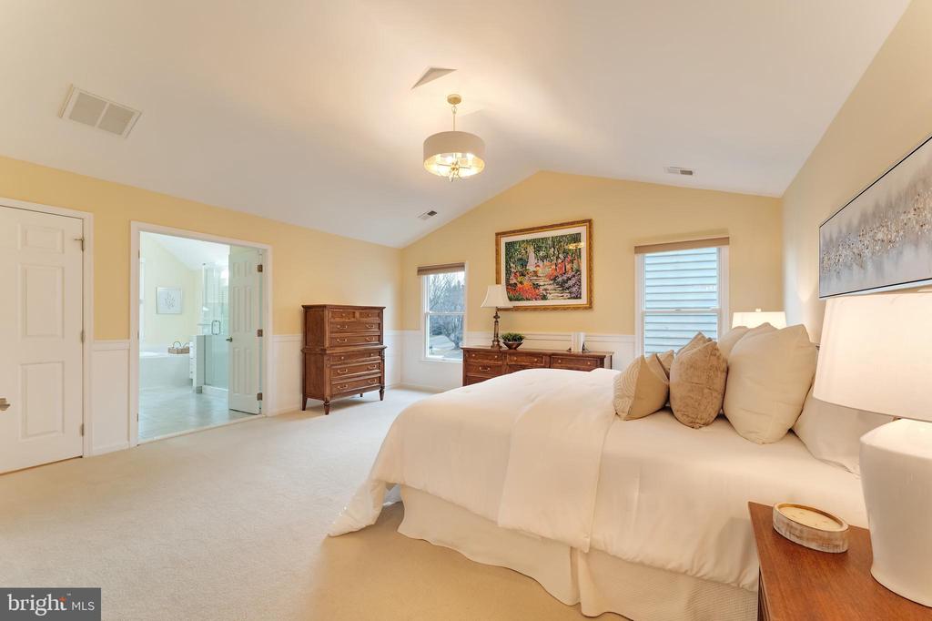 10812 CRIPPEN VALE COURT