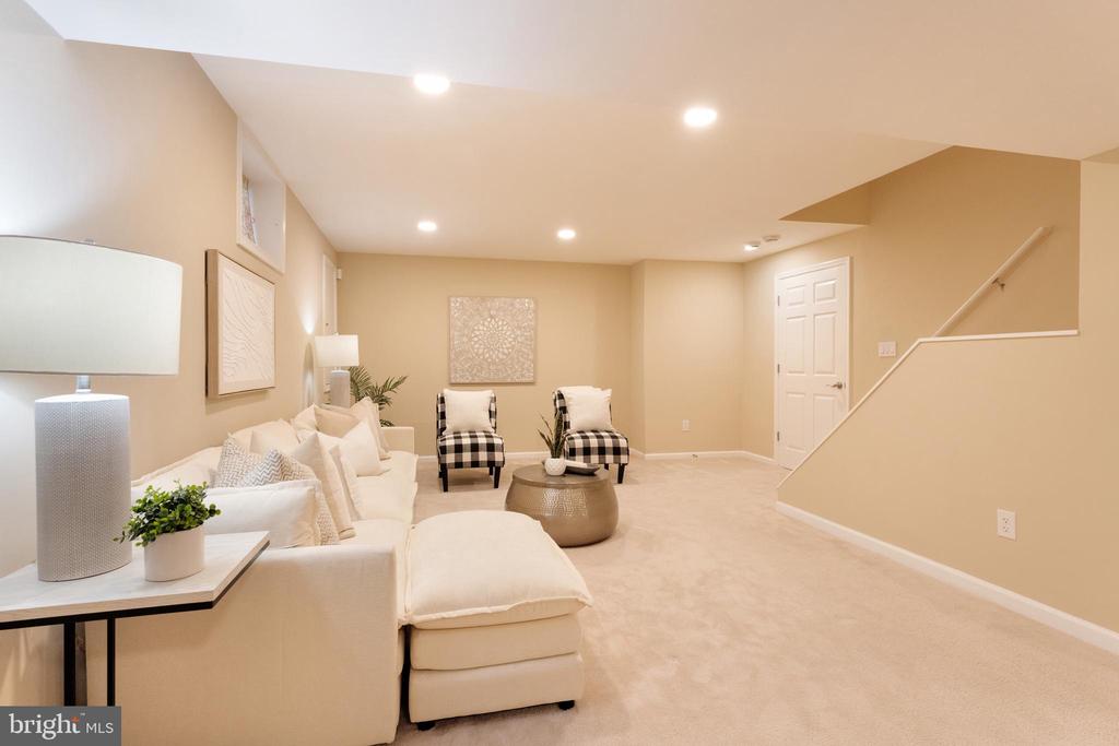 10812 CRIPPEN VALE COURT