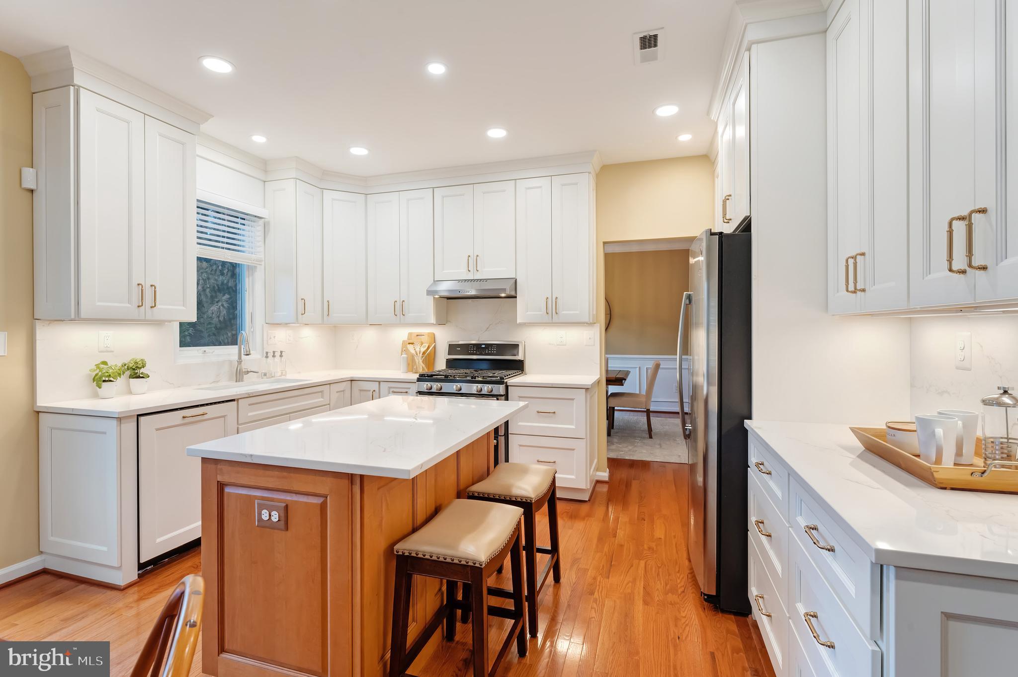 10812 CRIPPEN VALE COURT