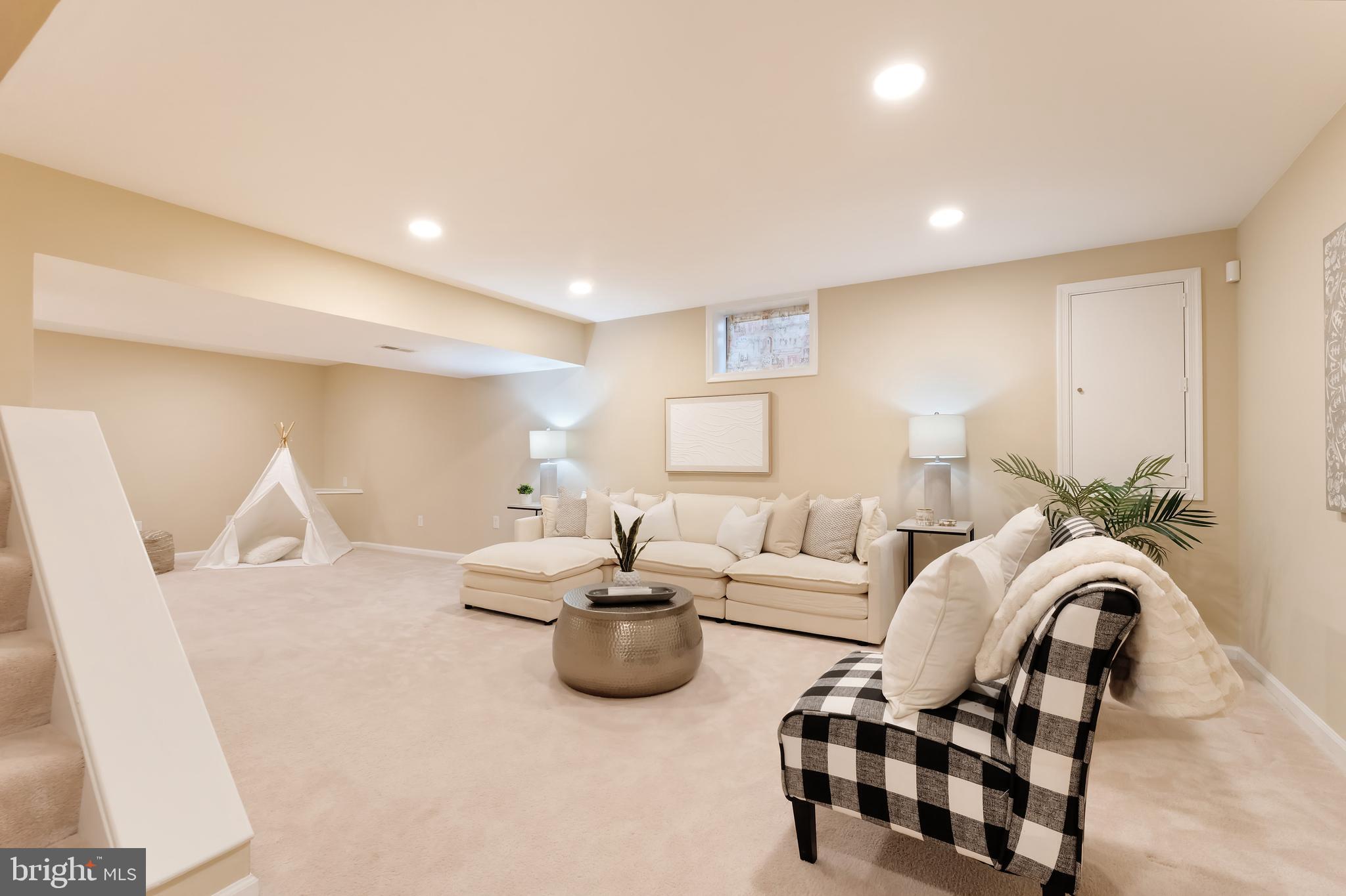 10812 CRIPPEN VALE COURT