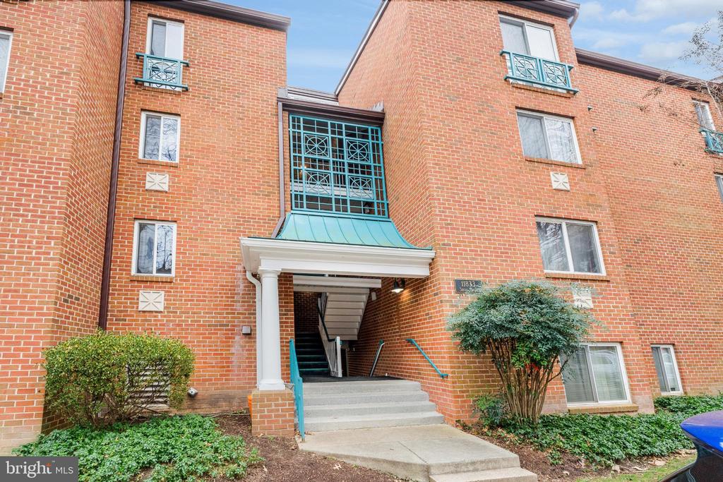 11833 SHIRE COURT 11B