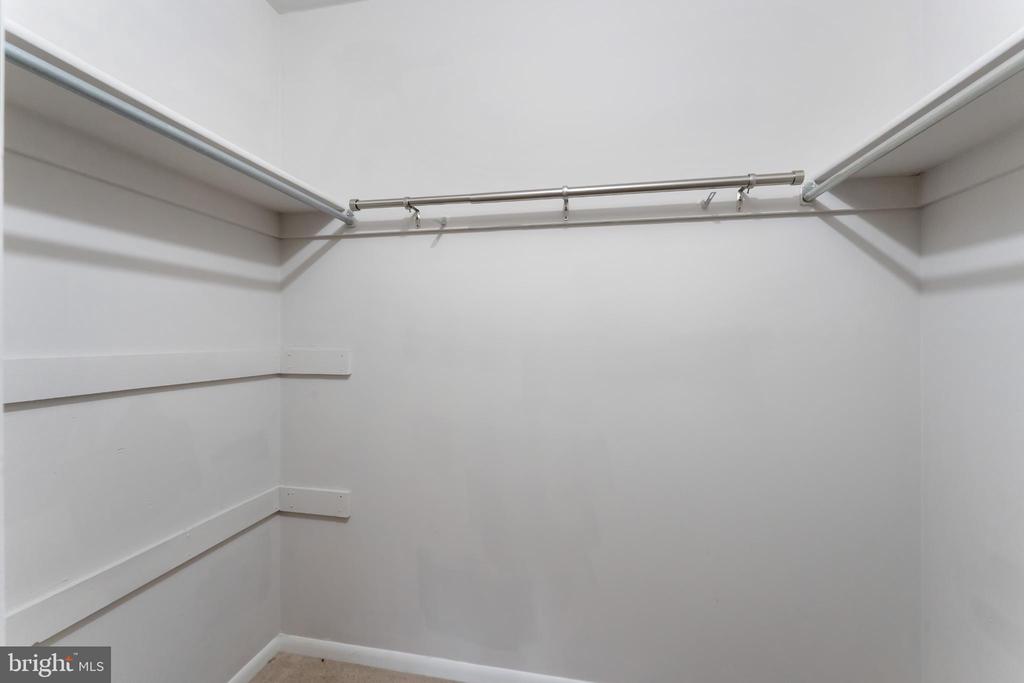 11833 SHIRE COURT 11B