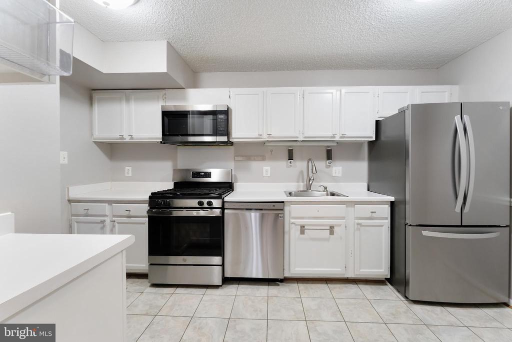11833 SHIRE COURT 11B