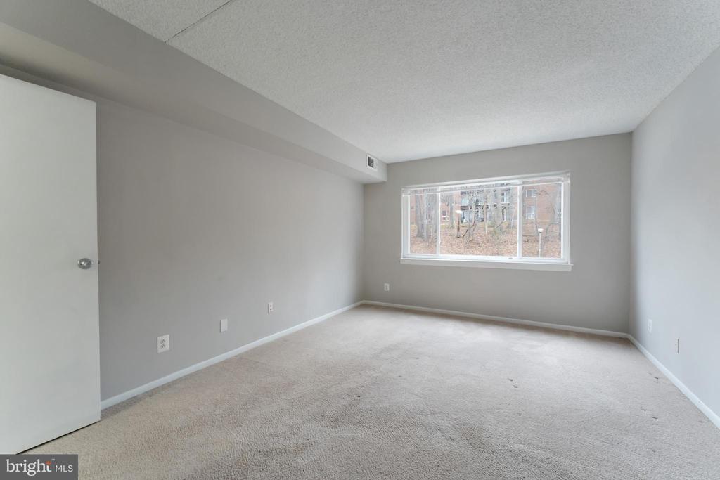 11833 SHIRE COURT 11B