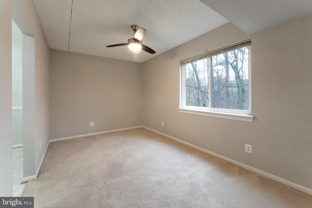 11833 SHIRE COURT 11B