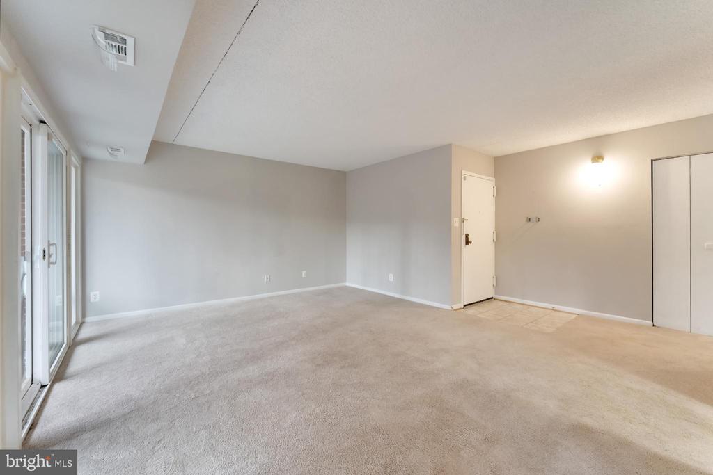 11833 SHIRE COURT 11B