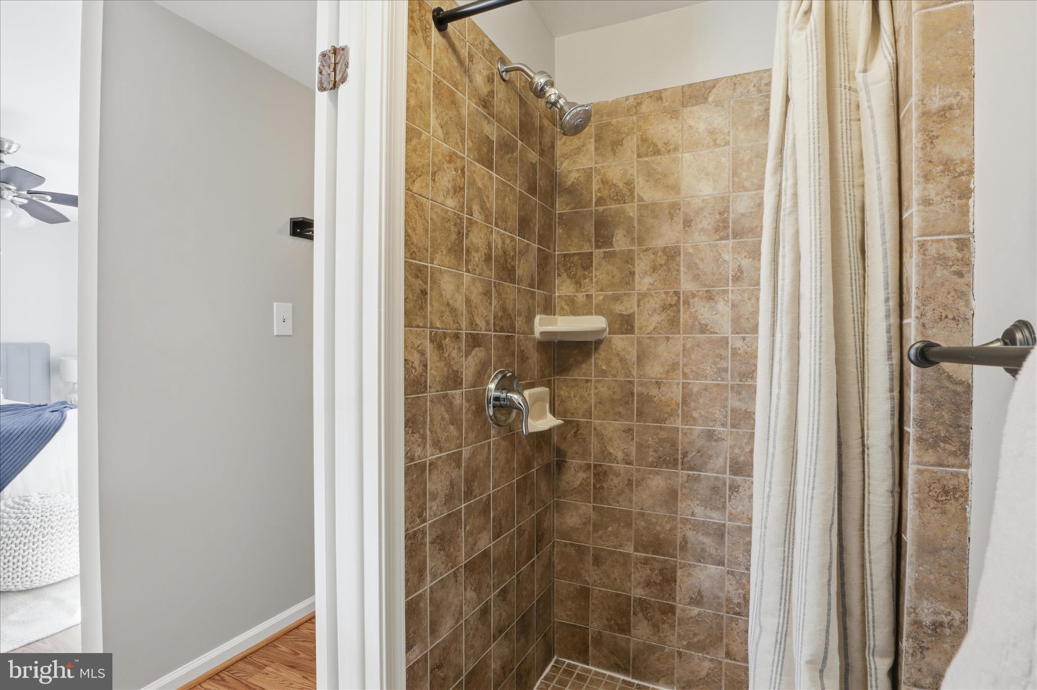 1563 TWISTED OAK DRIVE