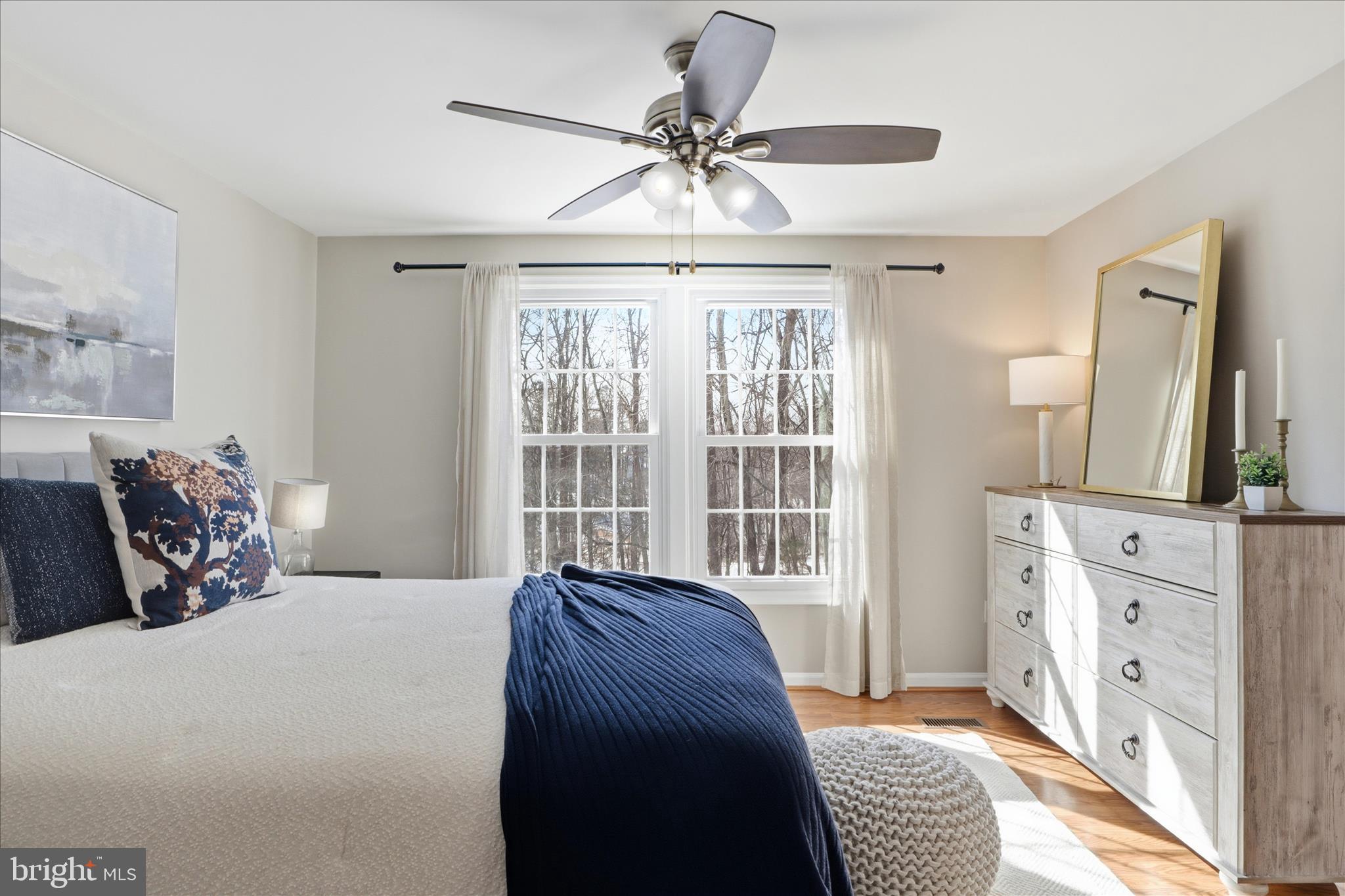 1563 TWISTED OAK DRIVE