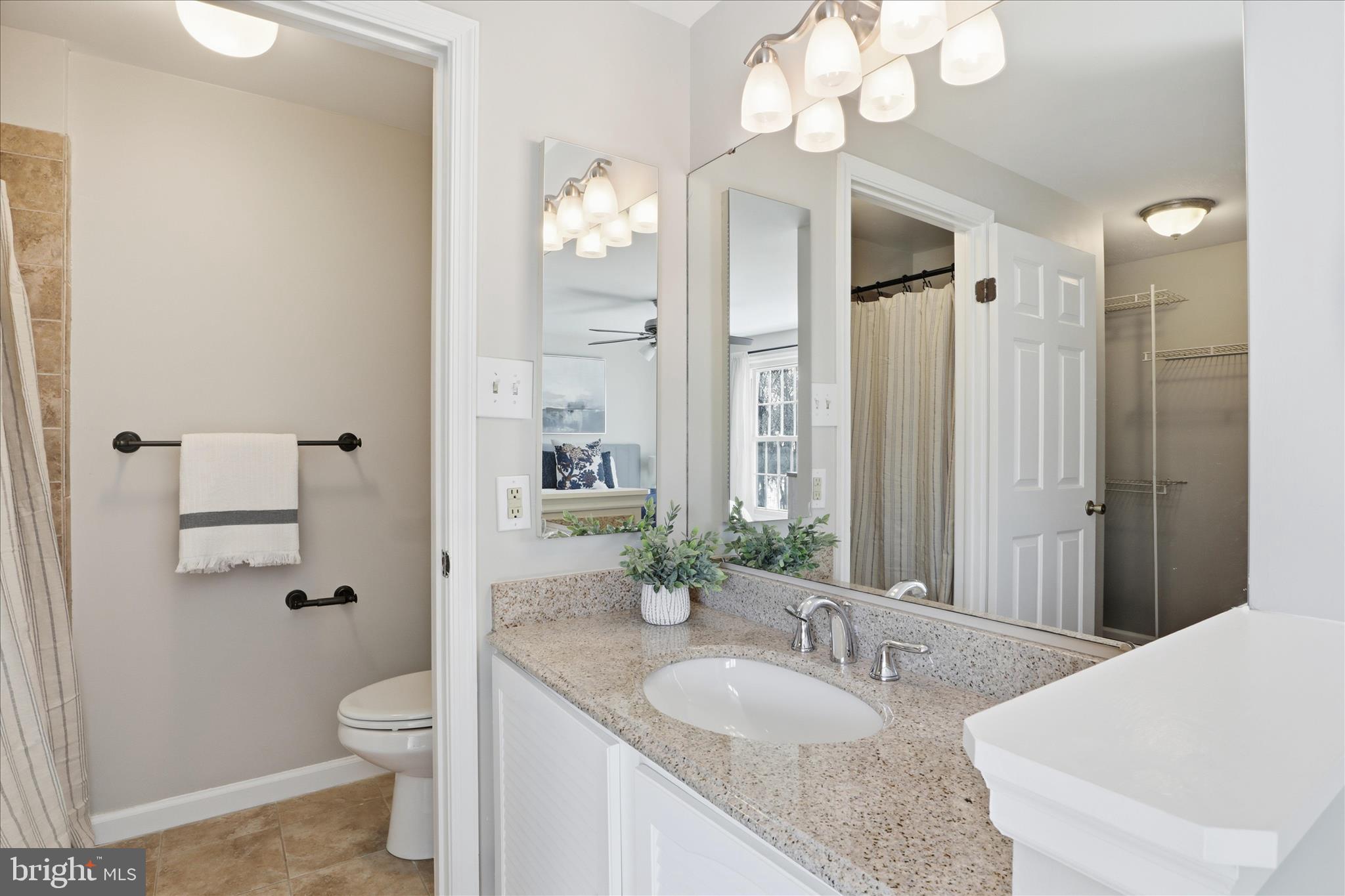 1563 TWISTED OAK DRIVE