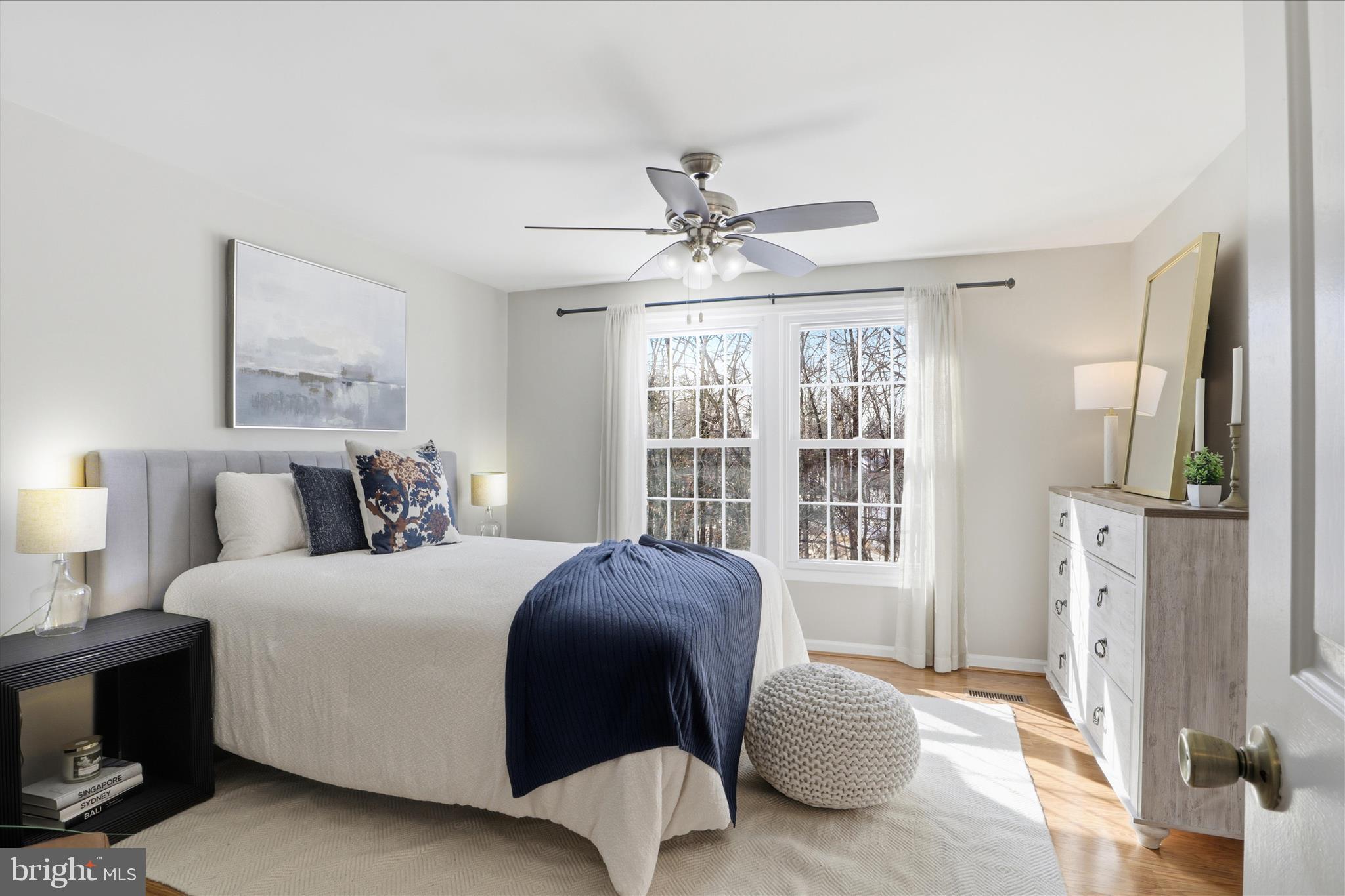 1563 TWISTED OAK DRIVE