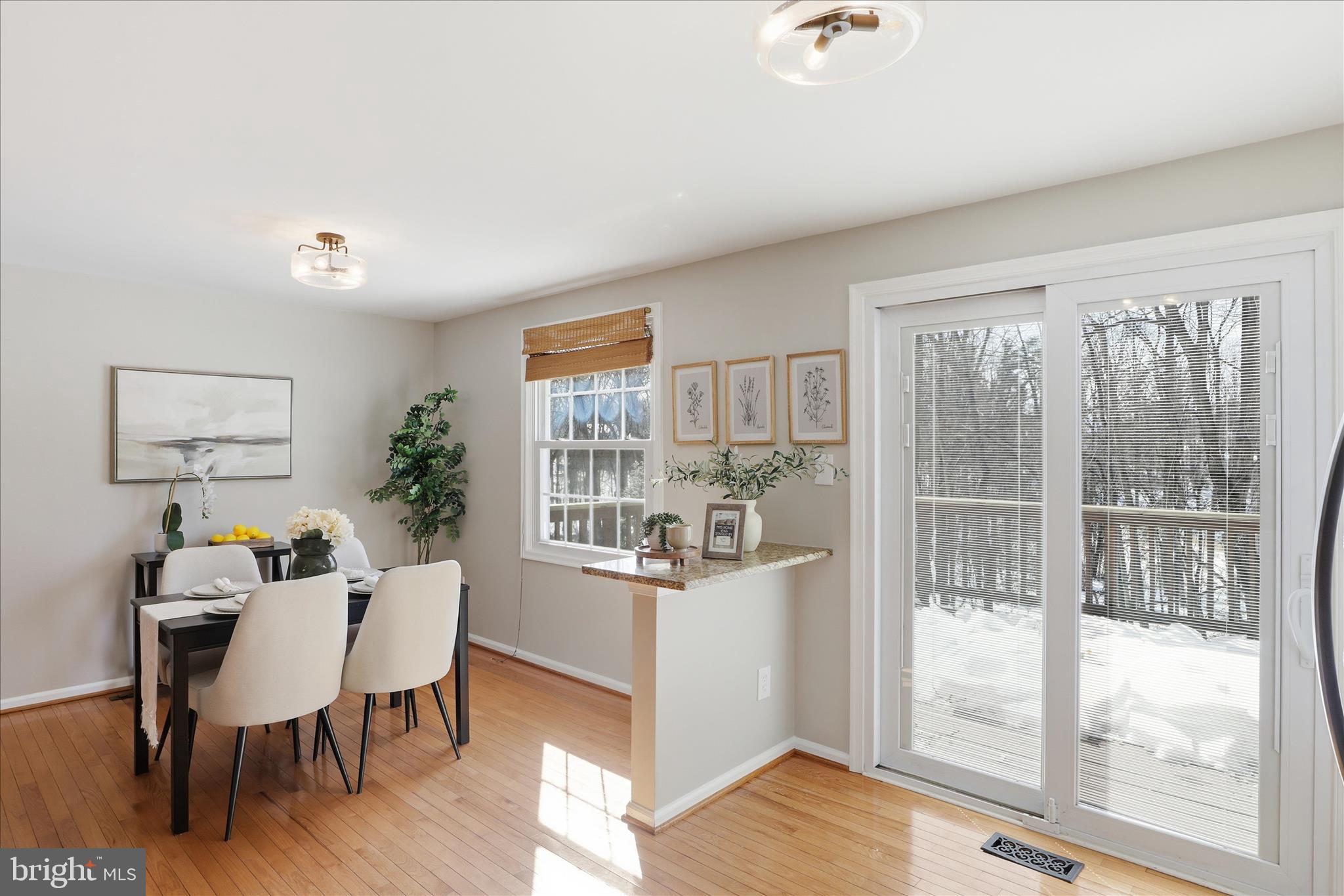 1563 TWISTED OAK DRIVE