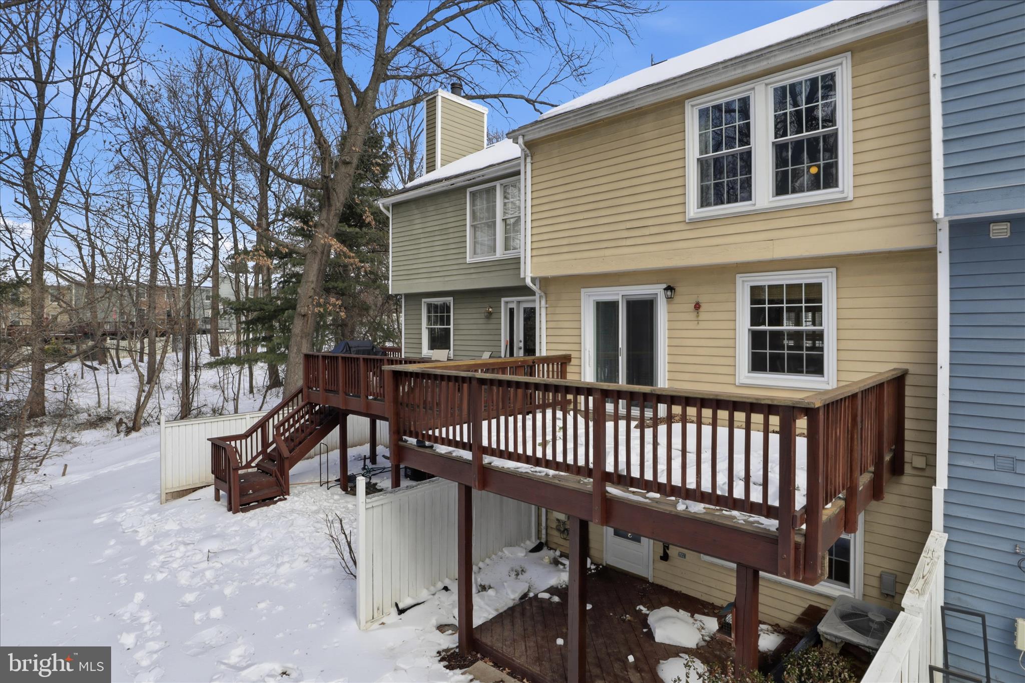1563 TWISTED OAK DRIVE