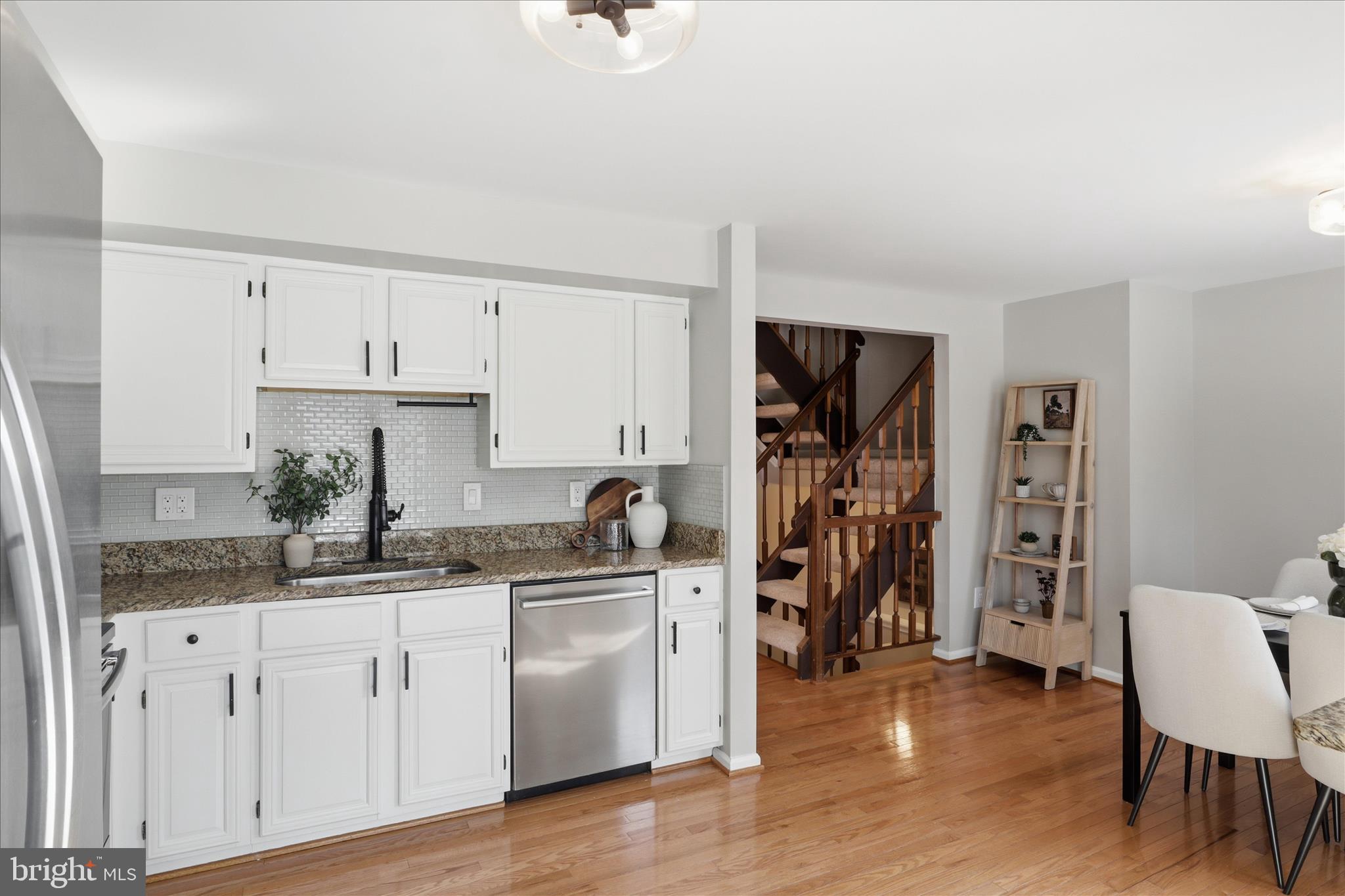 1563 TWISTED OAK DRIVE