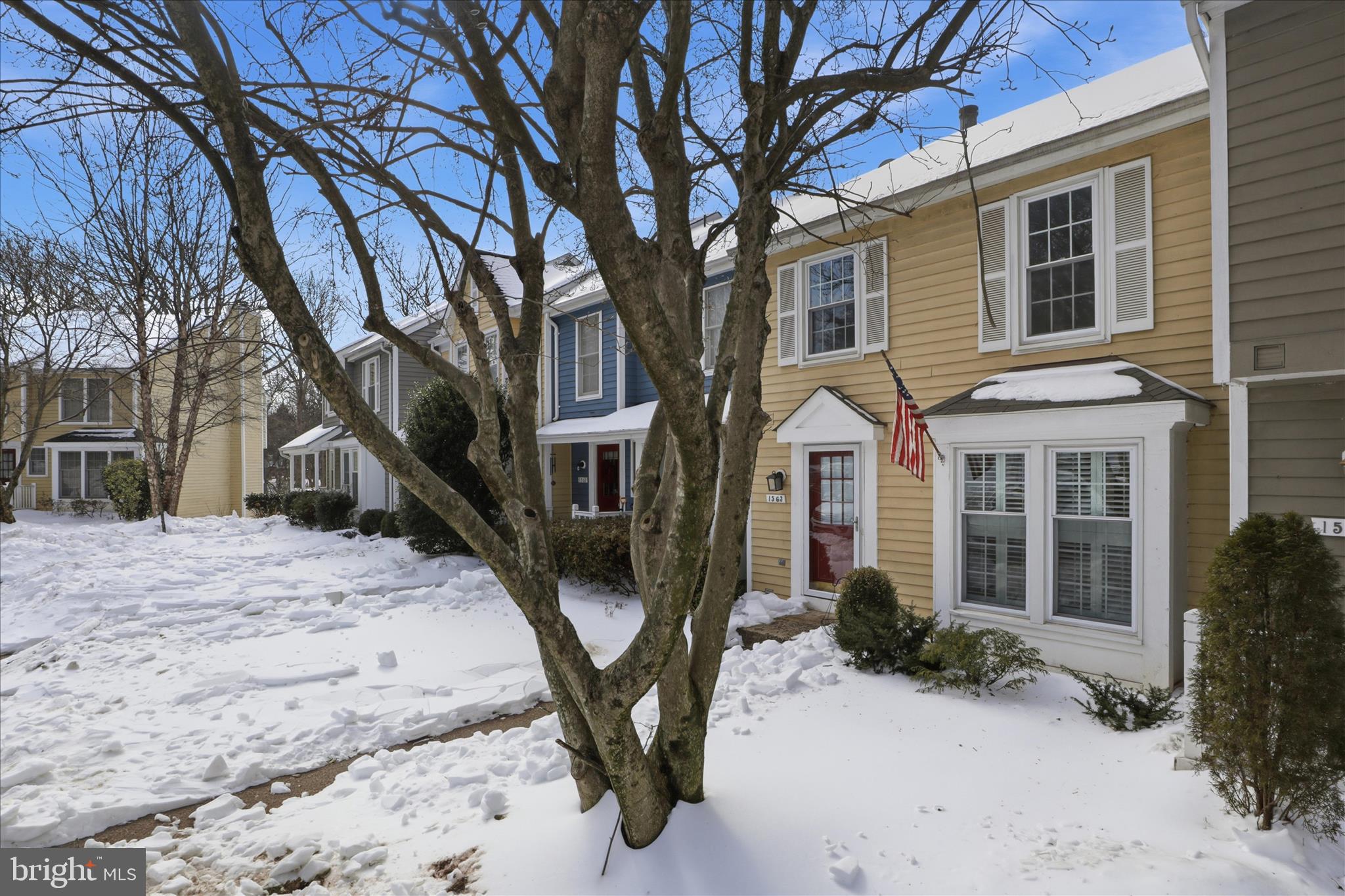 1563 TWISTED OAK DRIVE