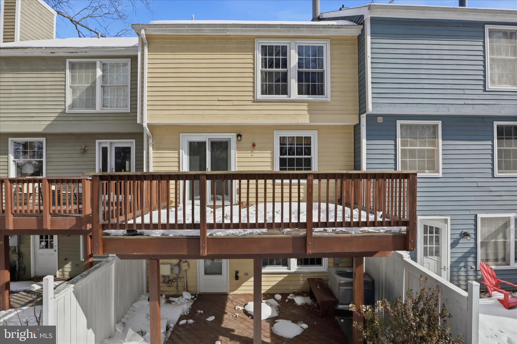 1563 TWISTED OAK DRIVE