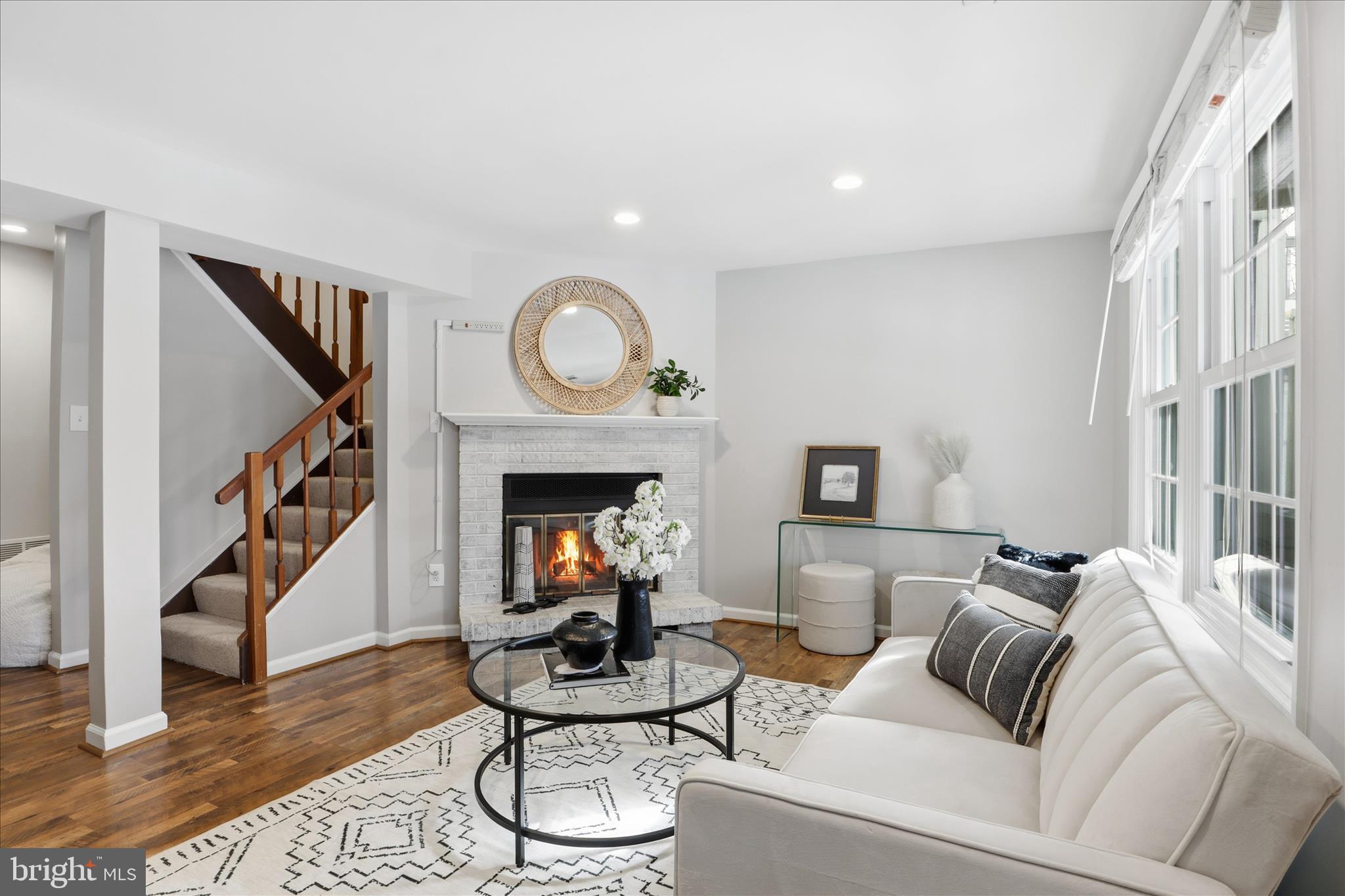 1563 TWISTED OAK DRIVE