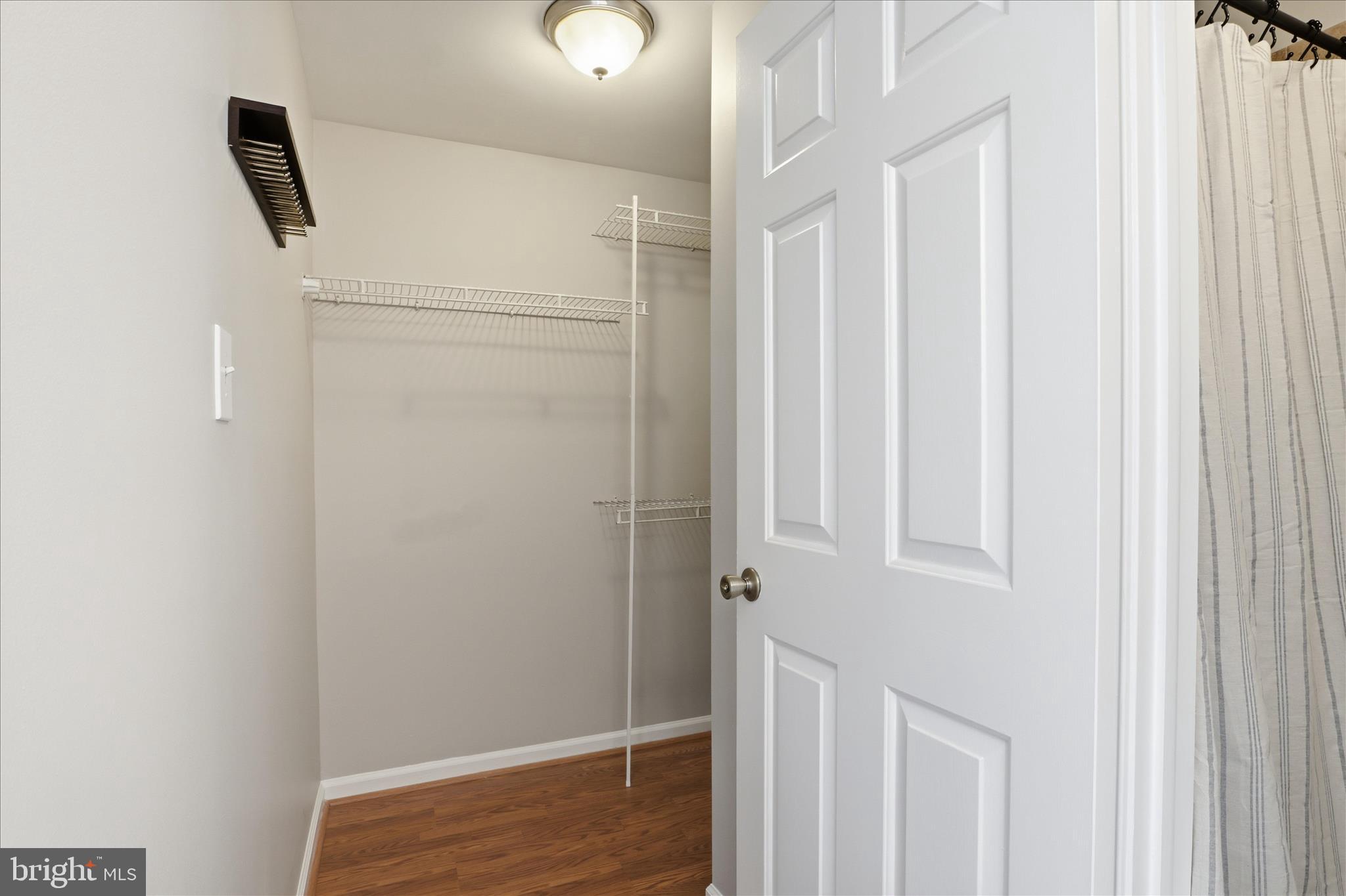 1563 TWISTED OAK DRIVE