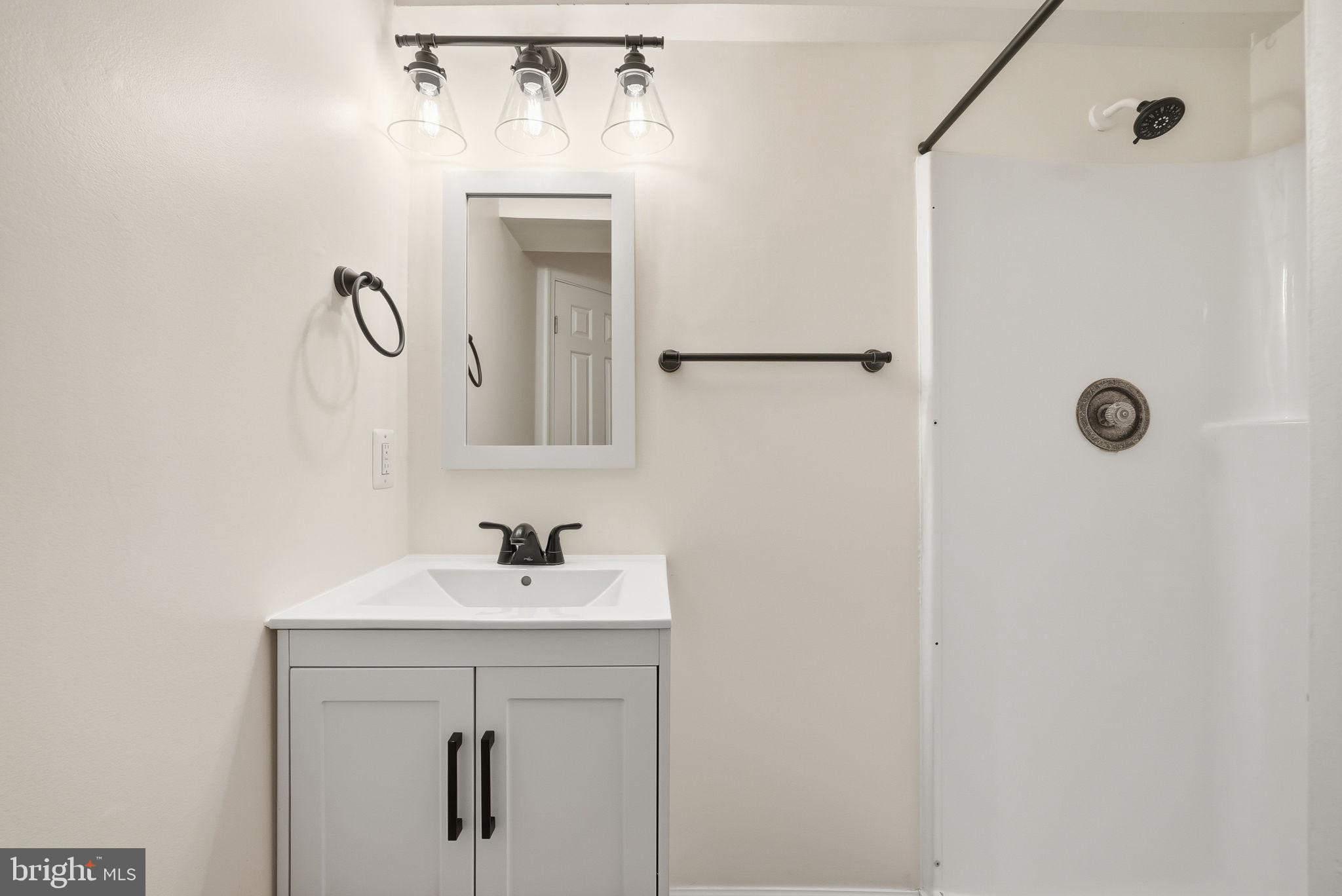 11872 SAINT TRINIANS COURT