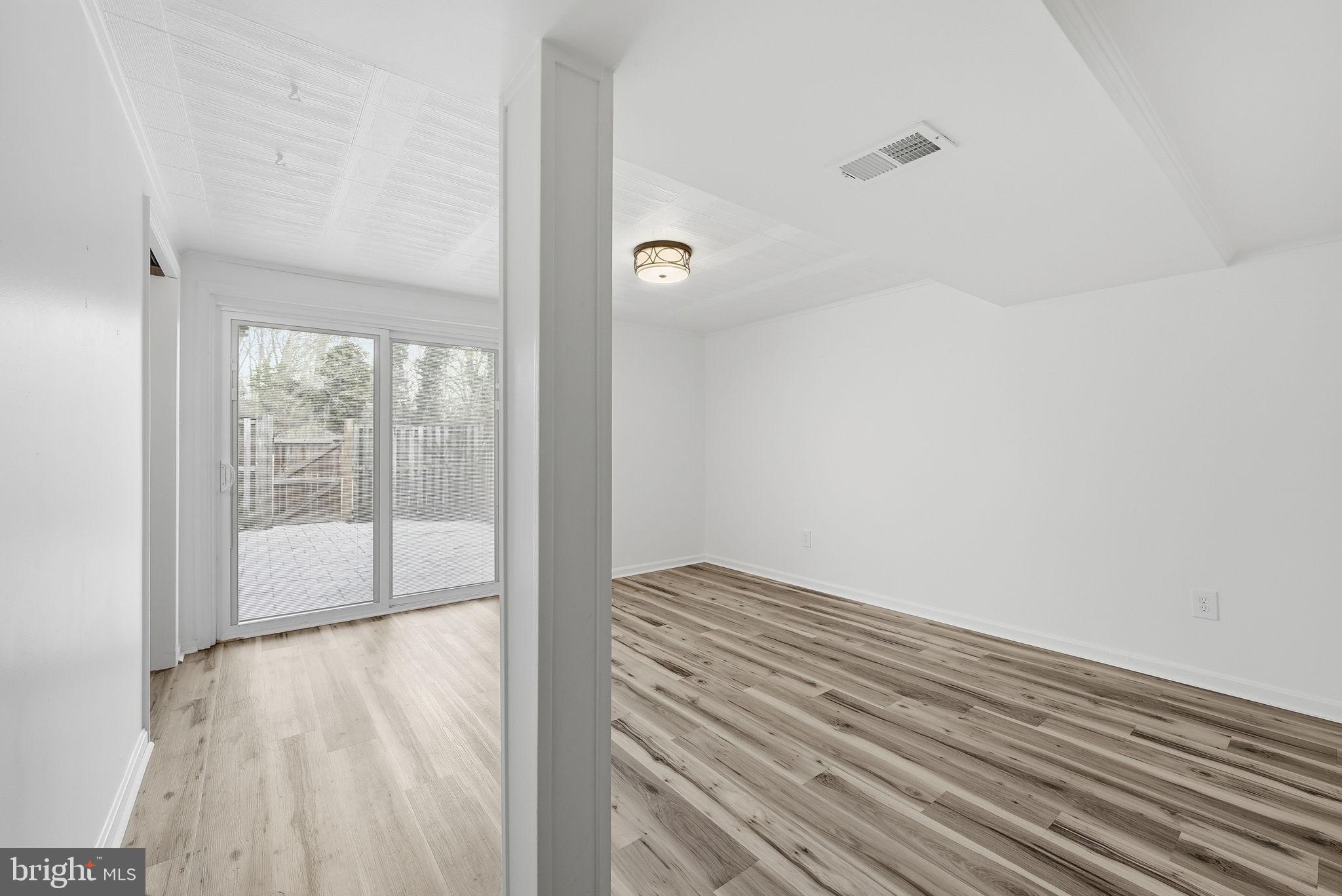 11872 SAINT TRINIANS COURT