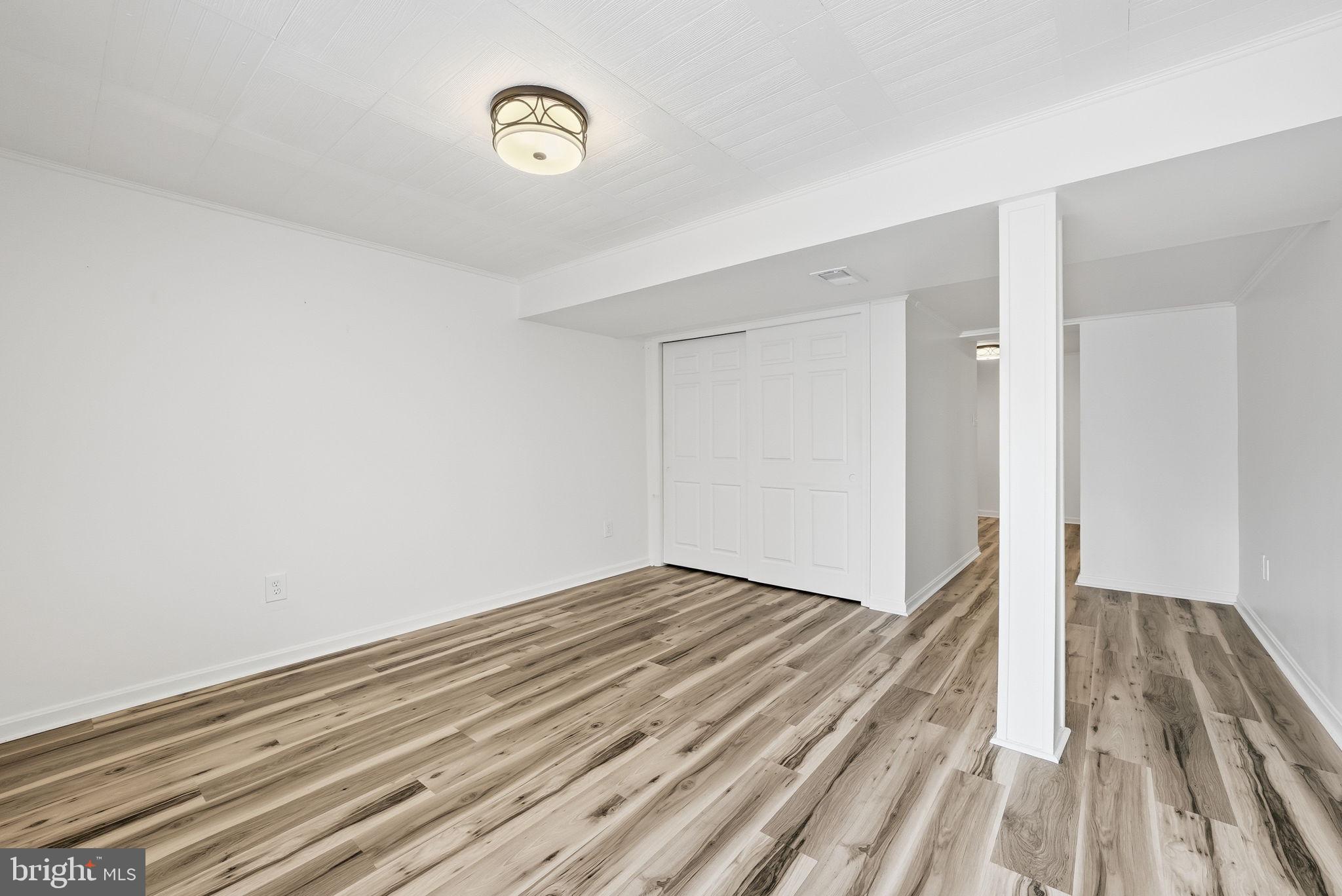 11872 SAINT TRINIANS COURT