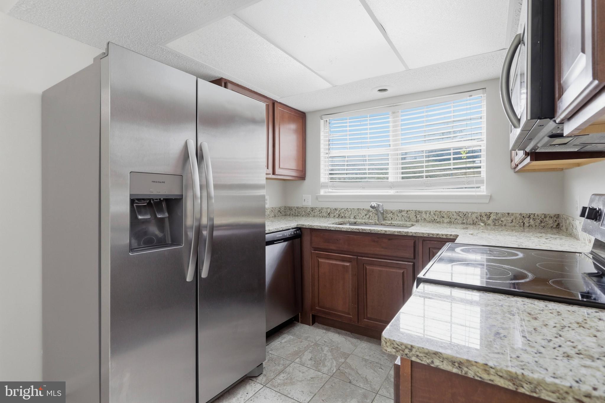 3902 GOLF TEE COURT 101