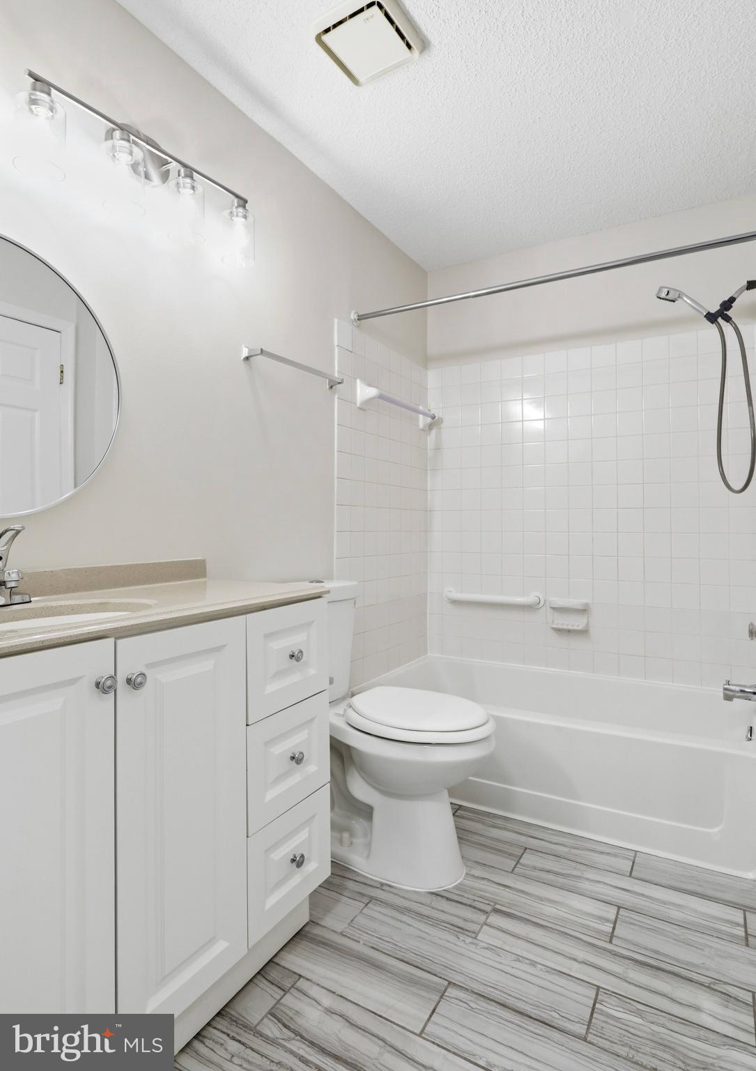 3902 GOLF TEE COURT 101