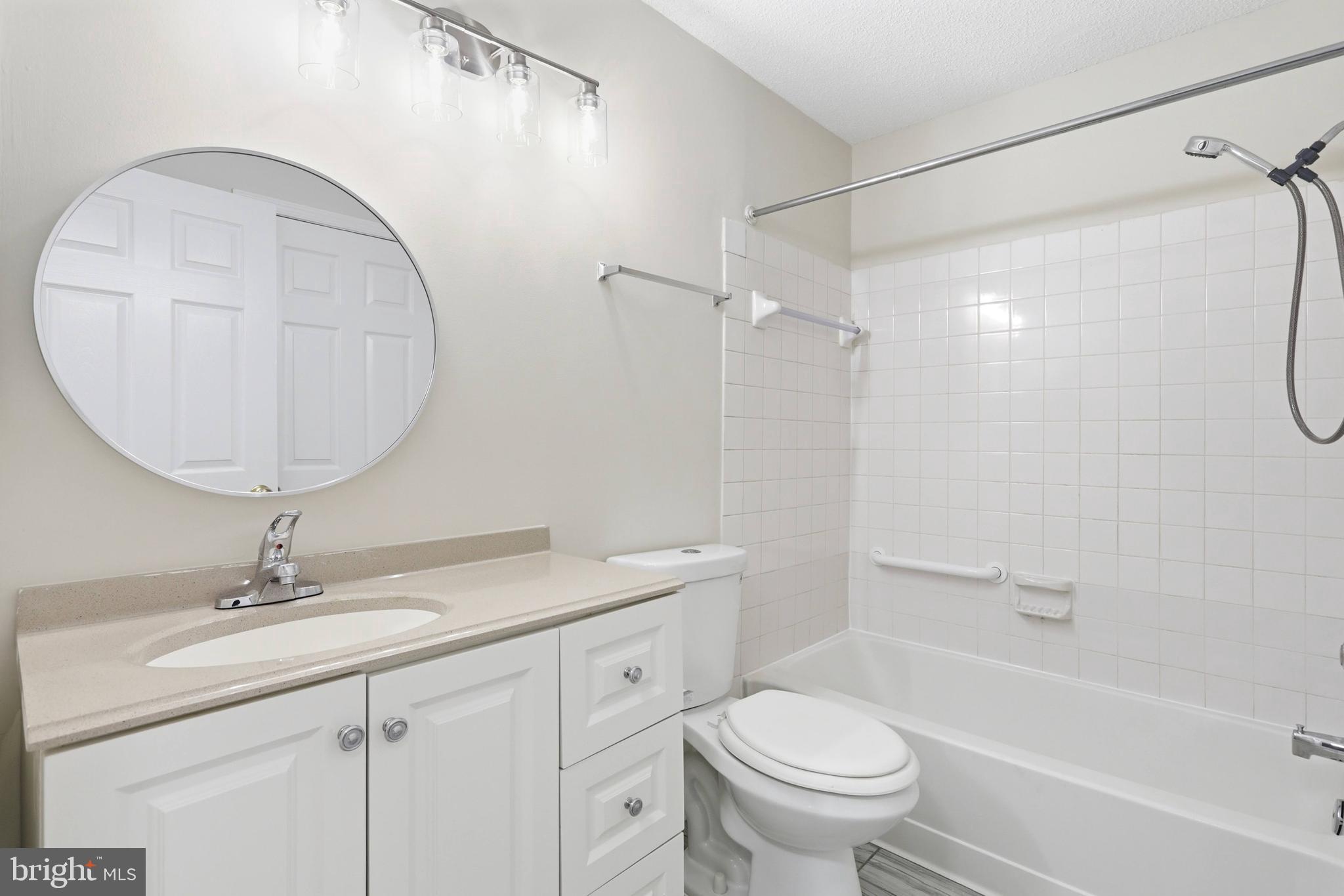 3902 GOLF TEE COURT 101