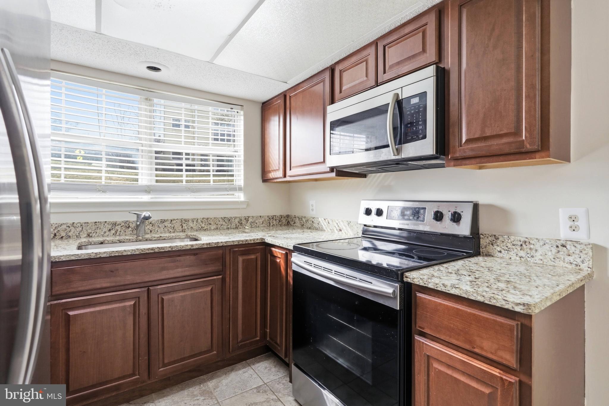 3902 GOLF TEE COURT 101