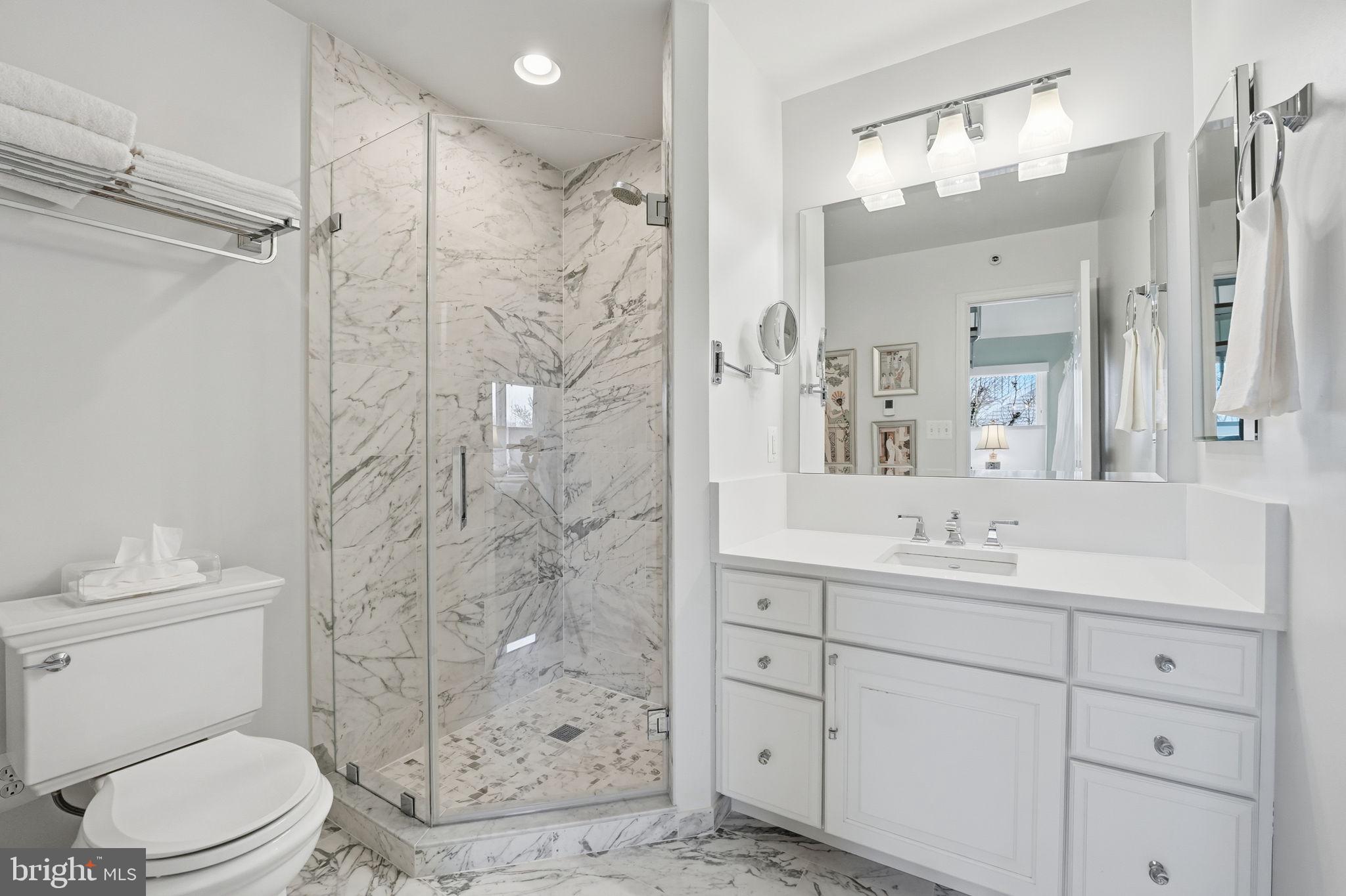 207 LOCUST STREET A SE