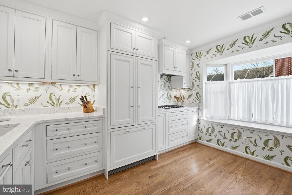 207 LOCUST STREET A SE