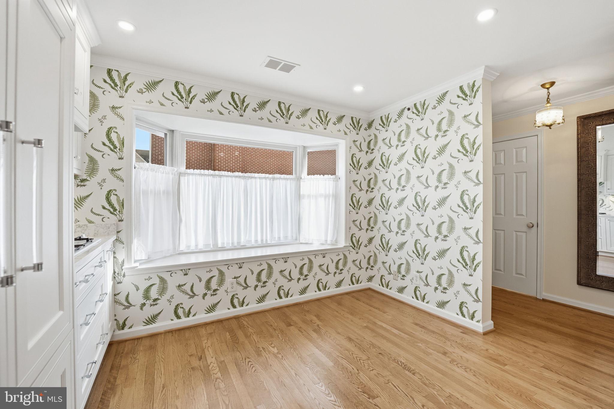 207 LOCUST STREET A SE