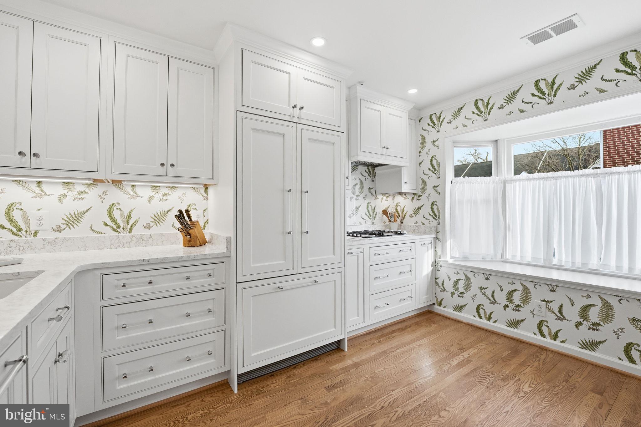 207 LOCUST STREET A SE