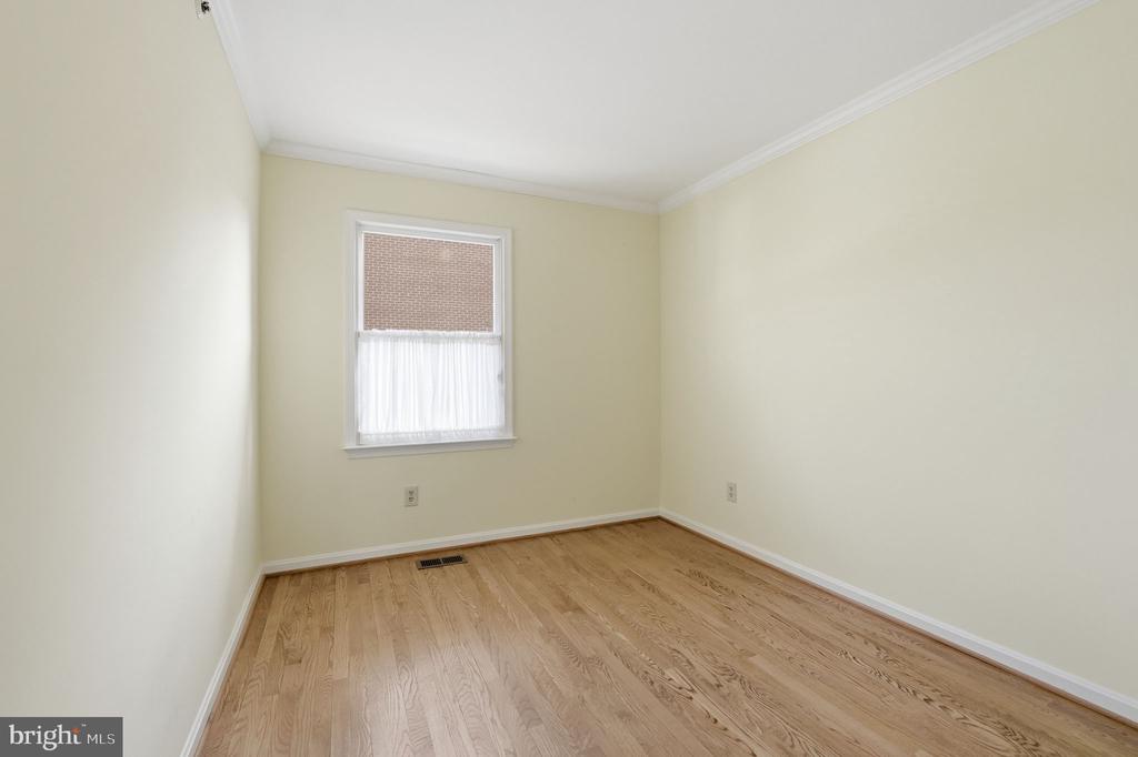 207 LOCUST STREET A SE
