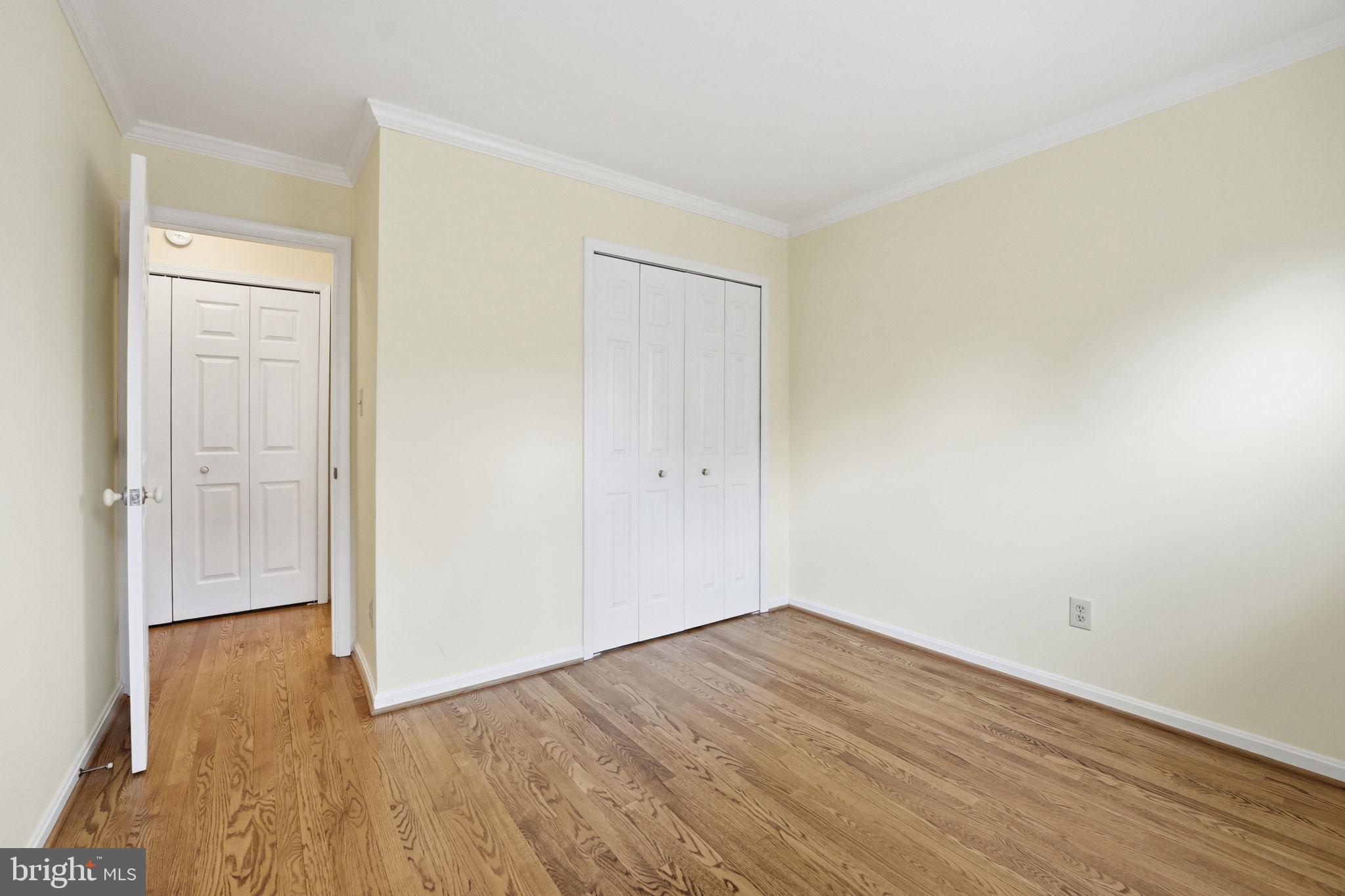 207 LOCUST STREET A SE