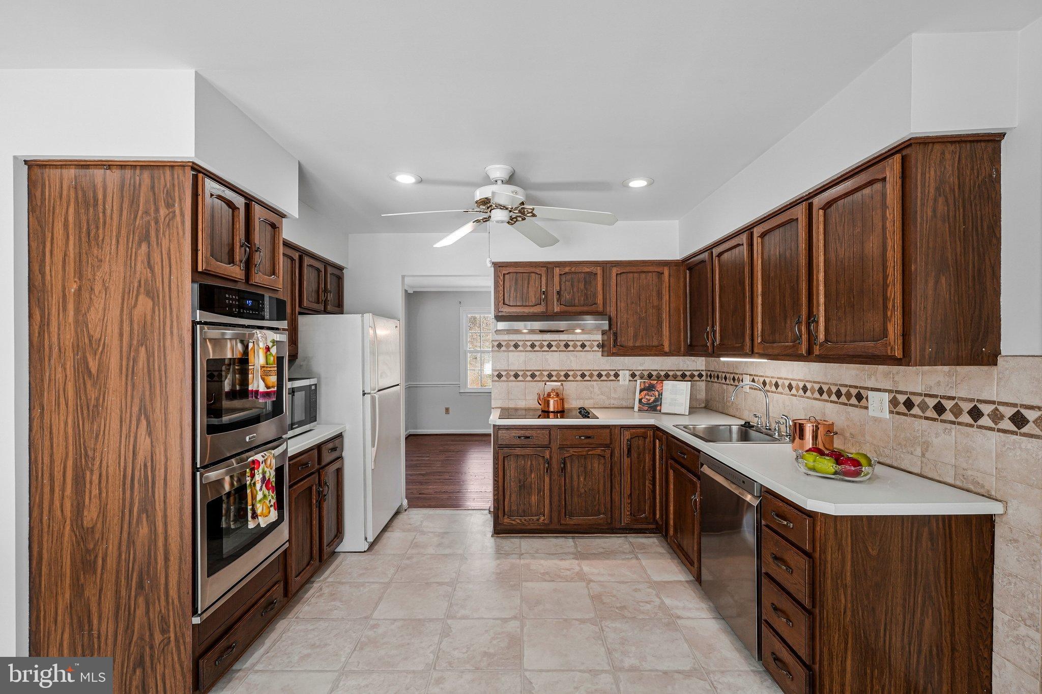 11820 WAYLAND STREET