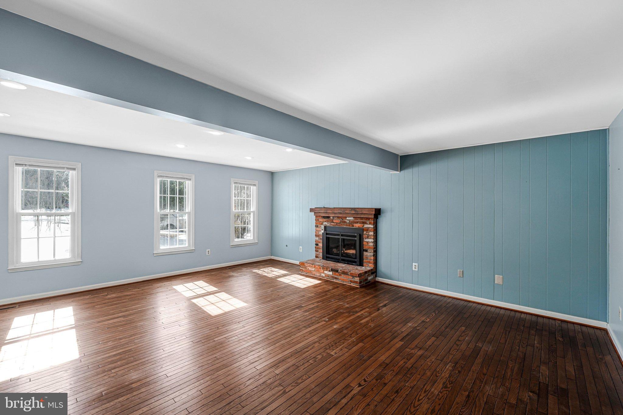 11820 WAYLAND STREET