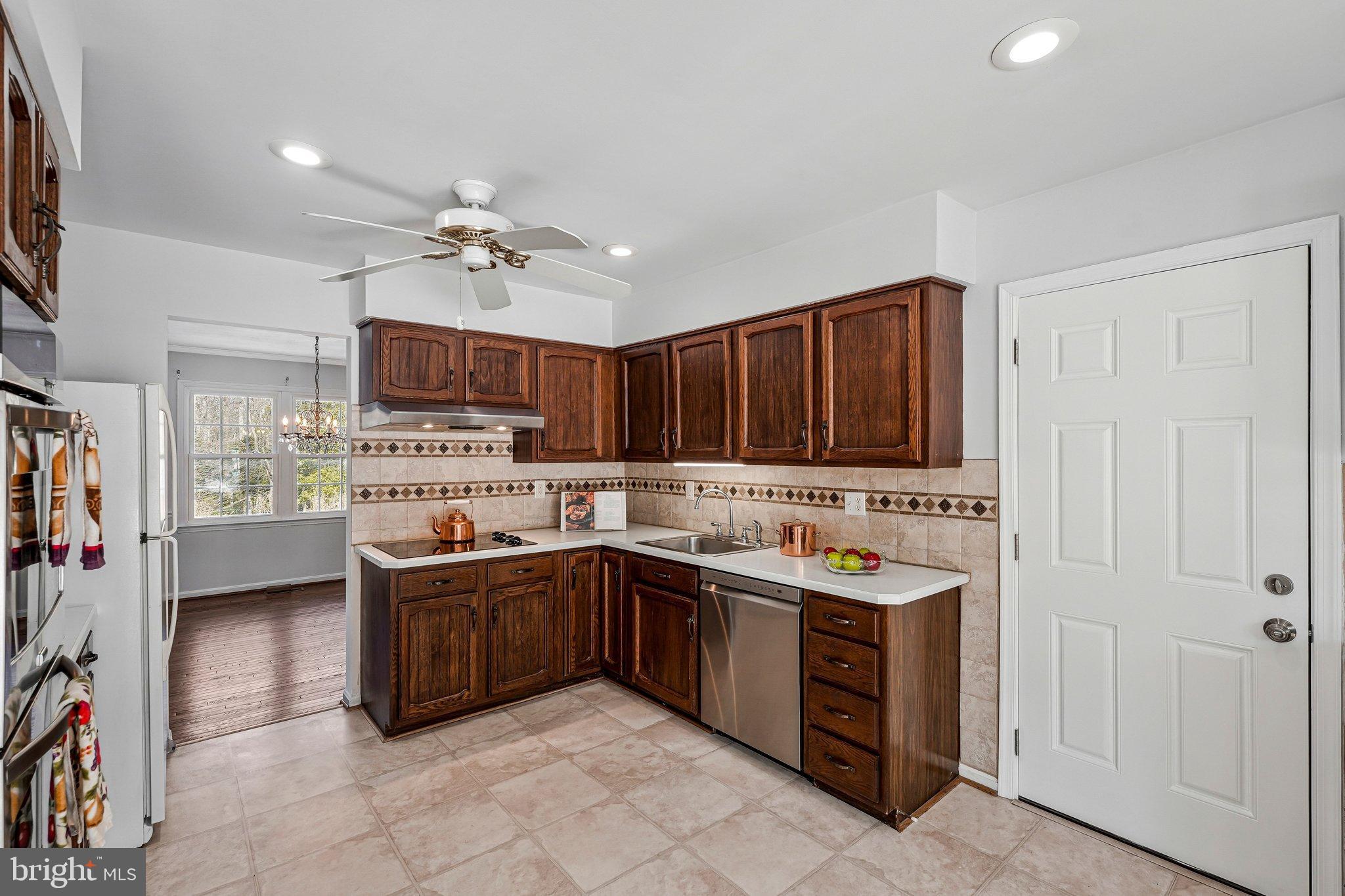 11820 WAYLAND STREET