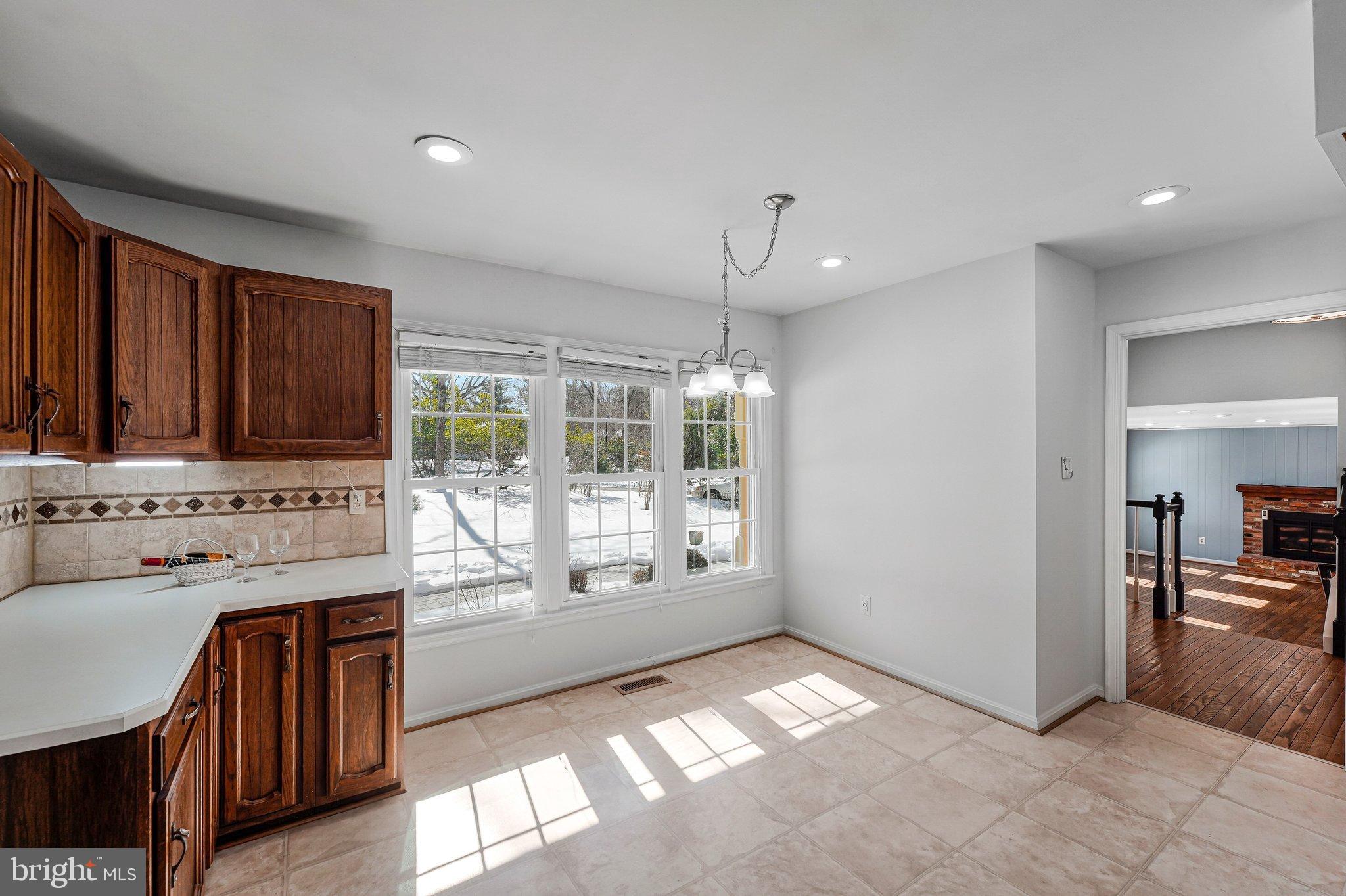 11820 WAYLAND STREET