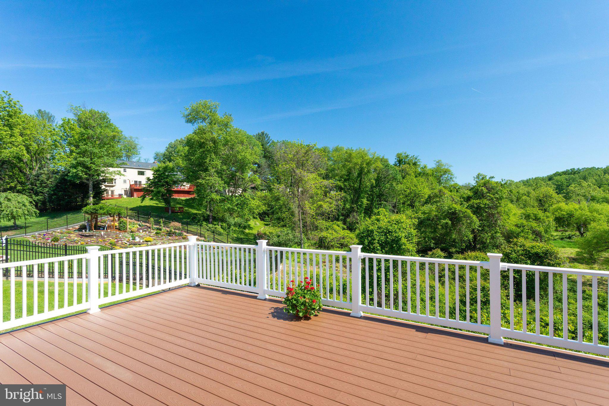 1435 ROSEWOOD HILL DRIVE