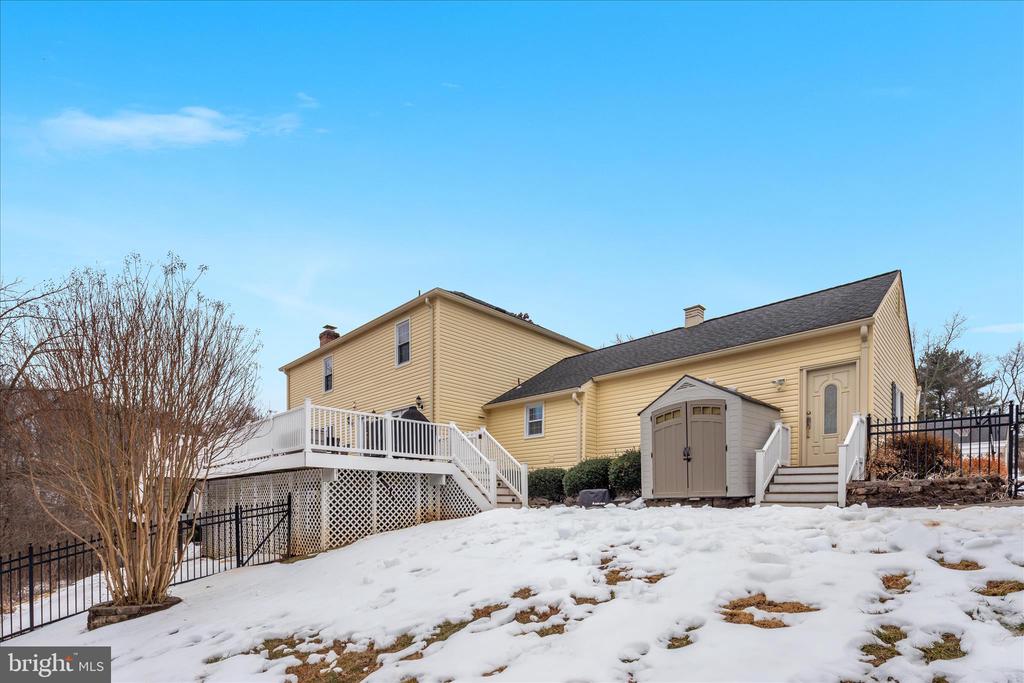 1435 ROSEWOOD HILL DRIVE