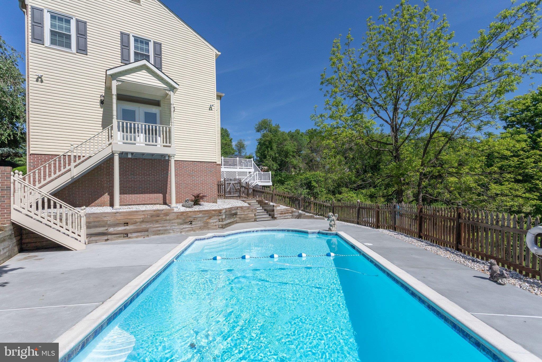 1435 ROSEWOOD HILL DRIVE