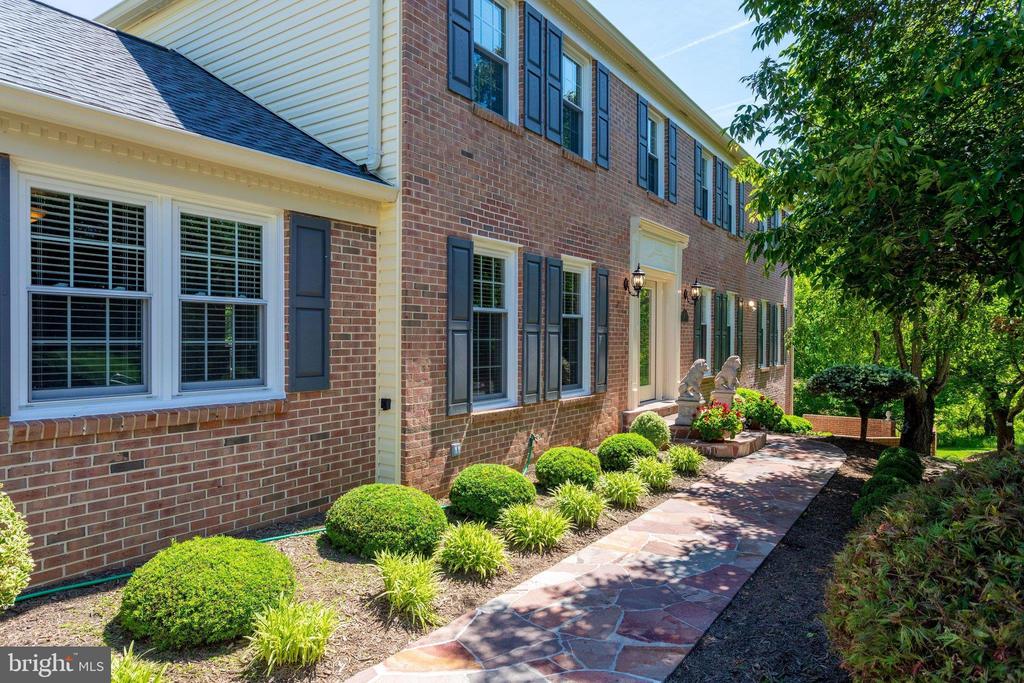 1435 ROSEWOOD HILL DRIVE