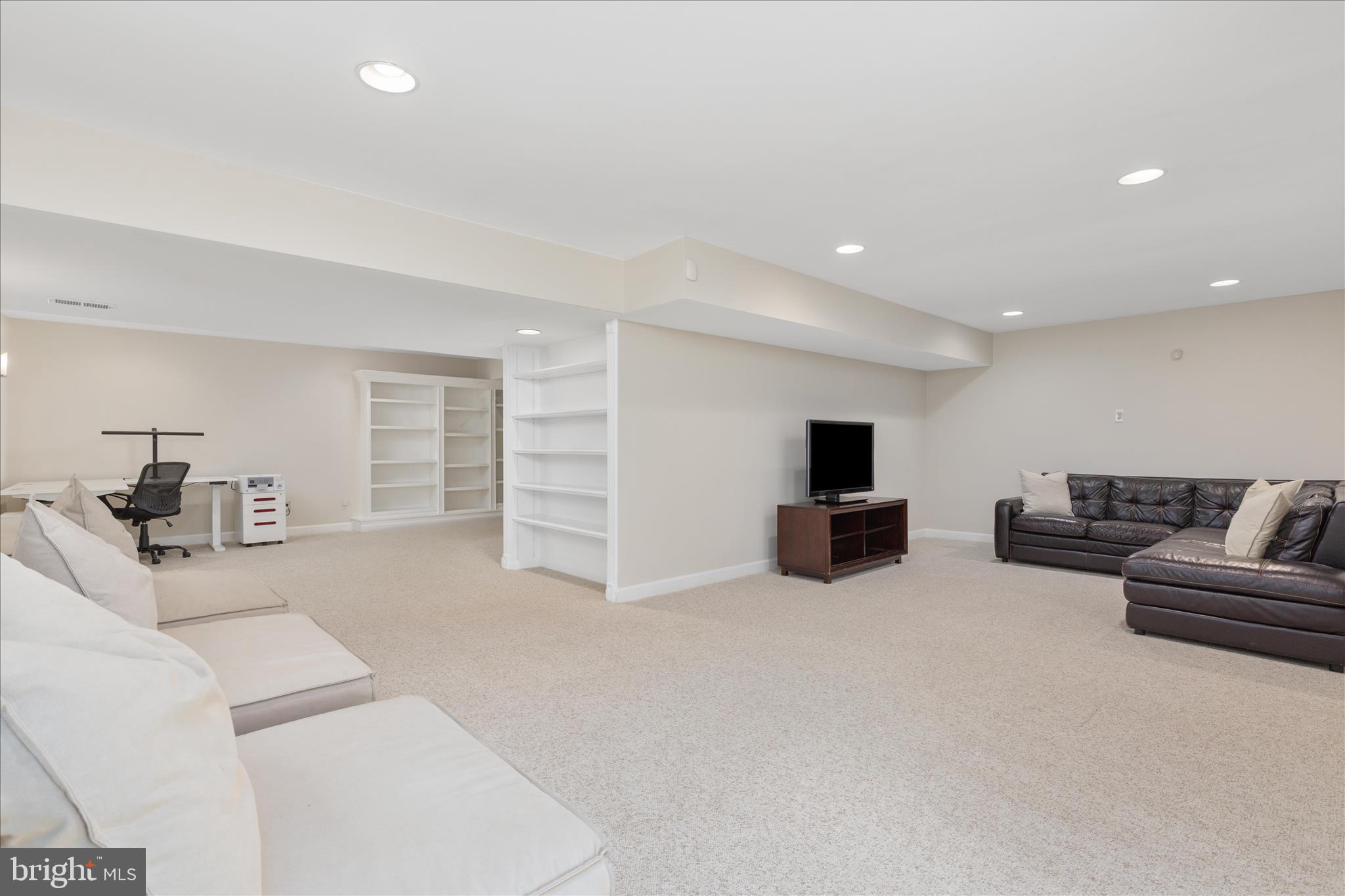 1435 ROSEWOOD HILL DRIVE