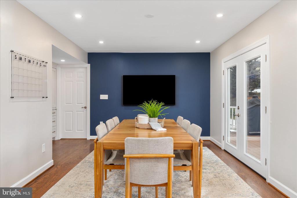1435 ROSEWOOD HILL DRIVE