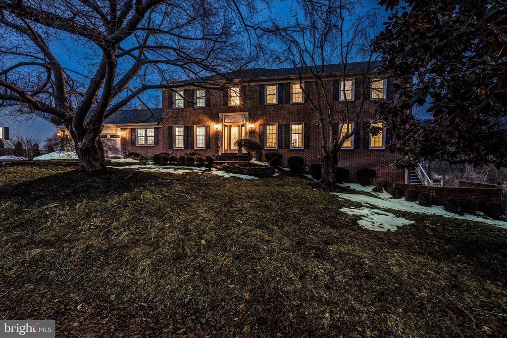 1435 ROSEWOOD HILL DRIVE
