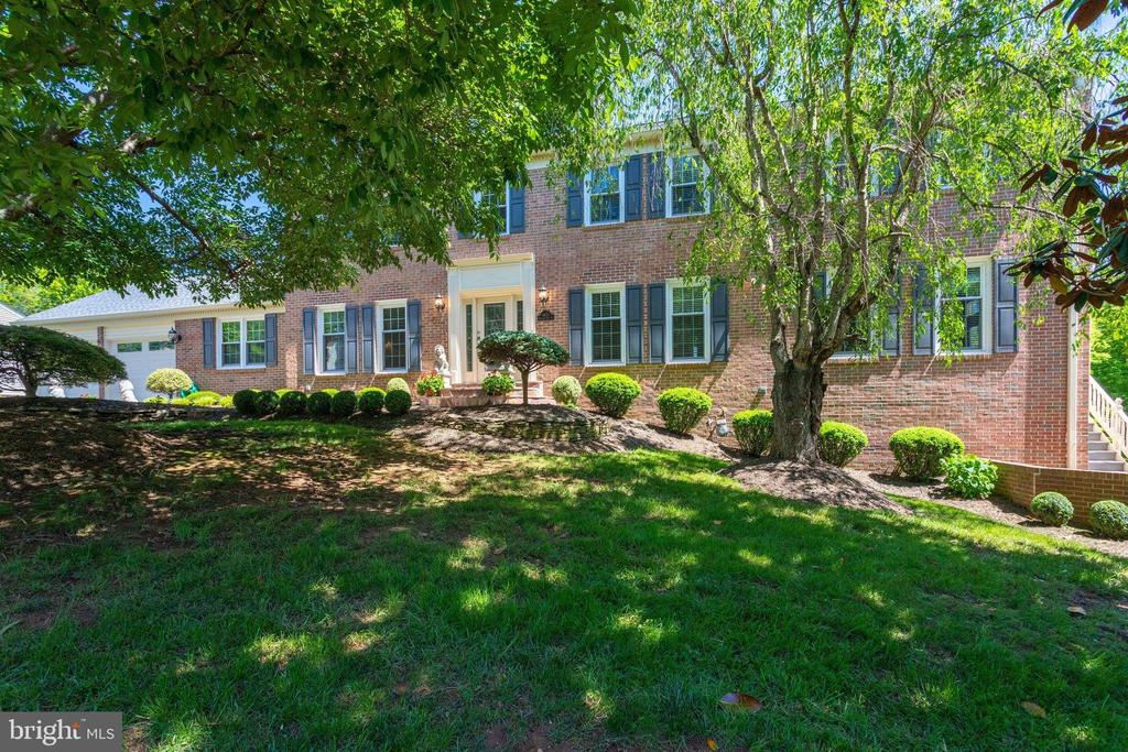 1435 ROSEWOOD HILL DRIVE