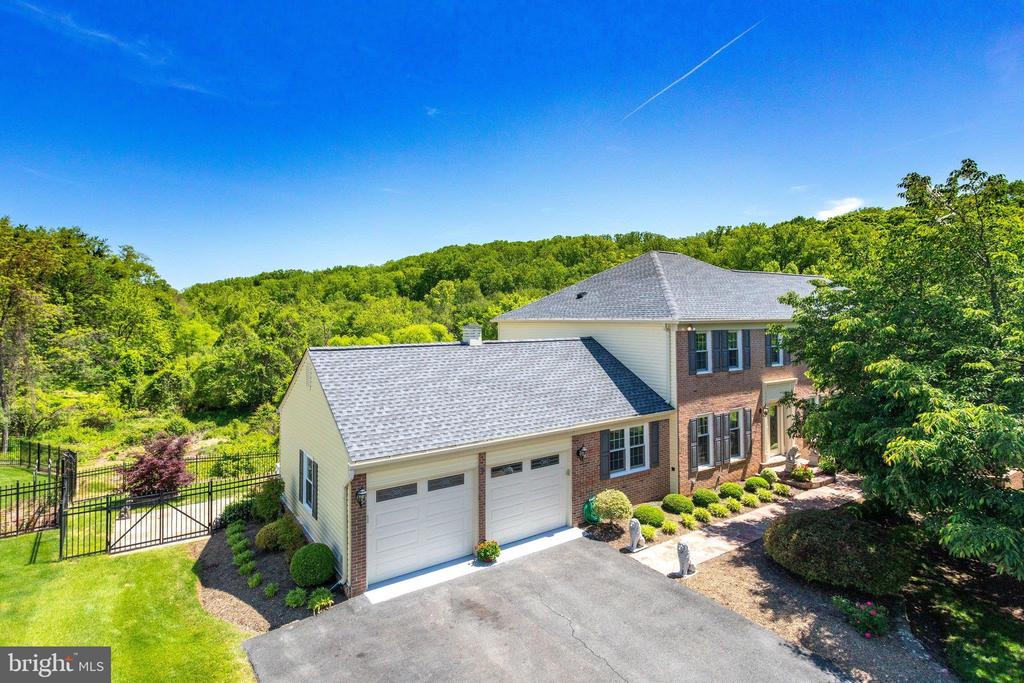 1435 ROSEWOOD HILL DRIVE