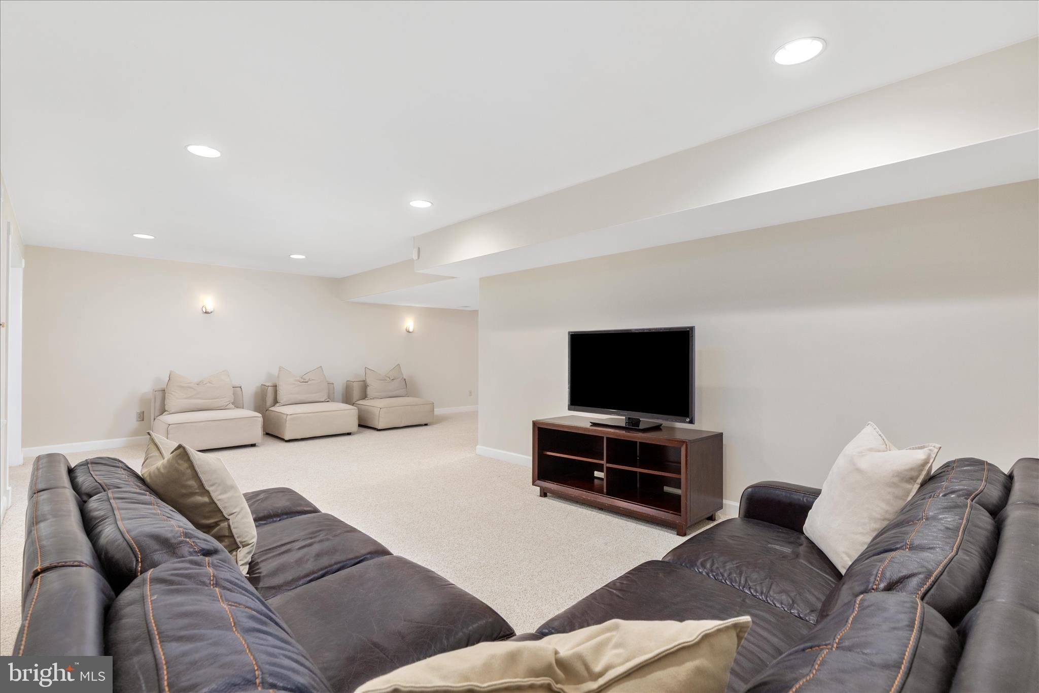 1435 ROSEWOOD HILL DRIVE