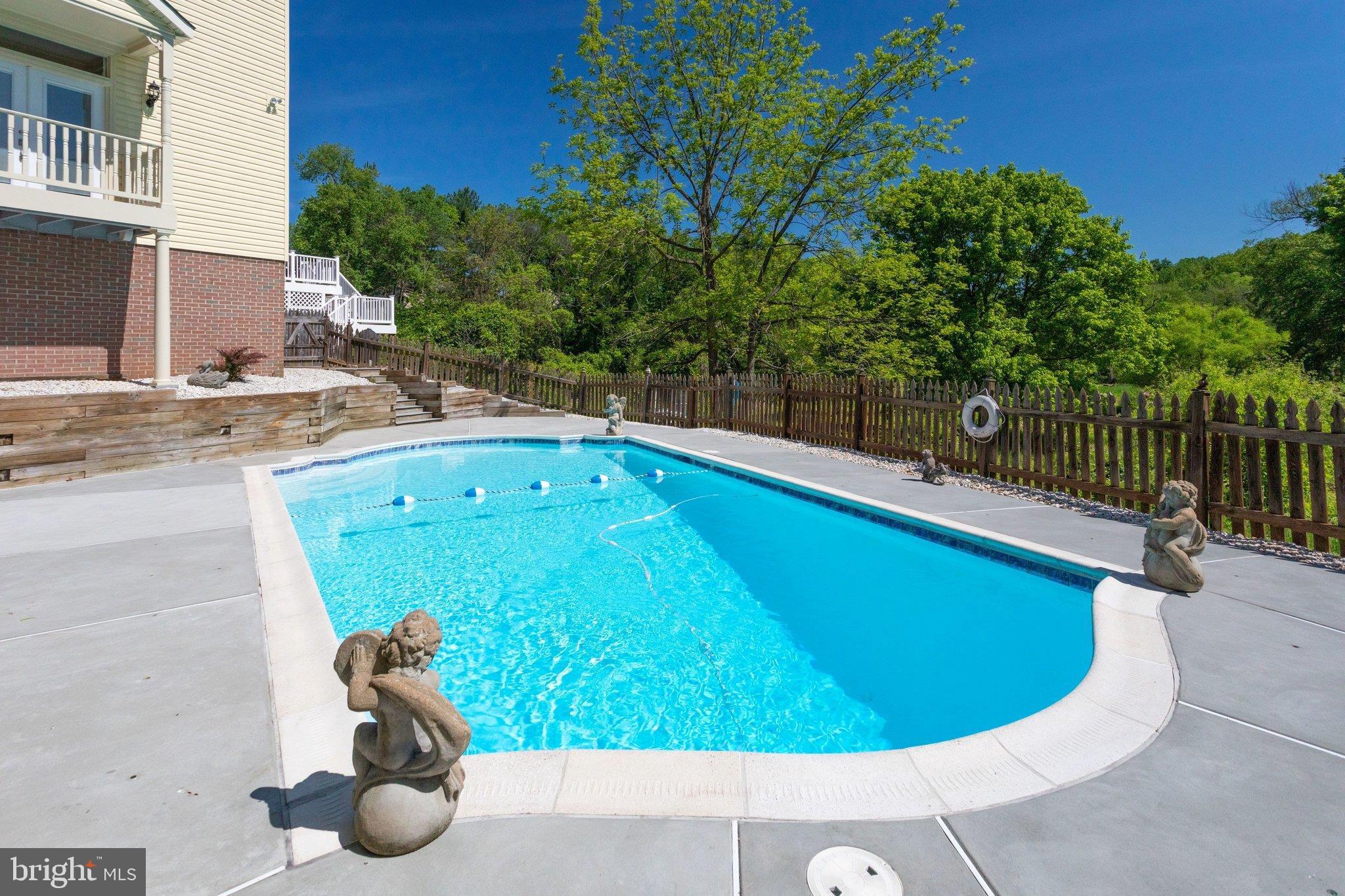 1435 ROSEWOOD HILL DRIVE