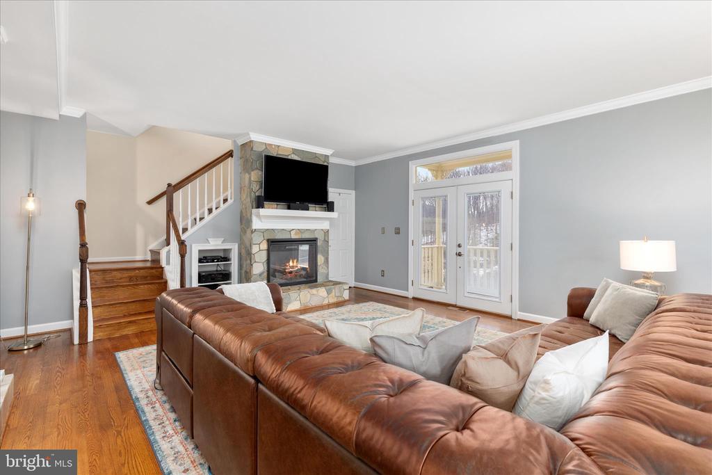 1435 ROSEWOOD HILL DRIVE